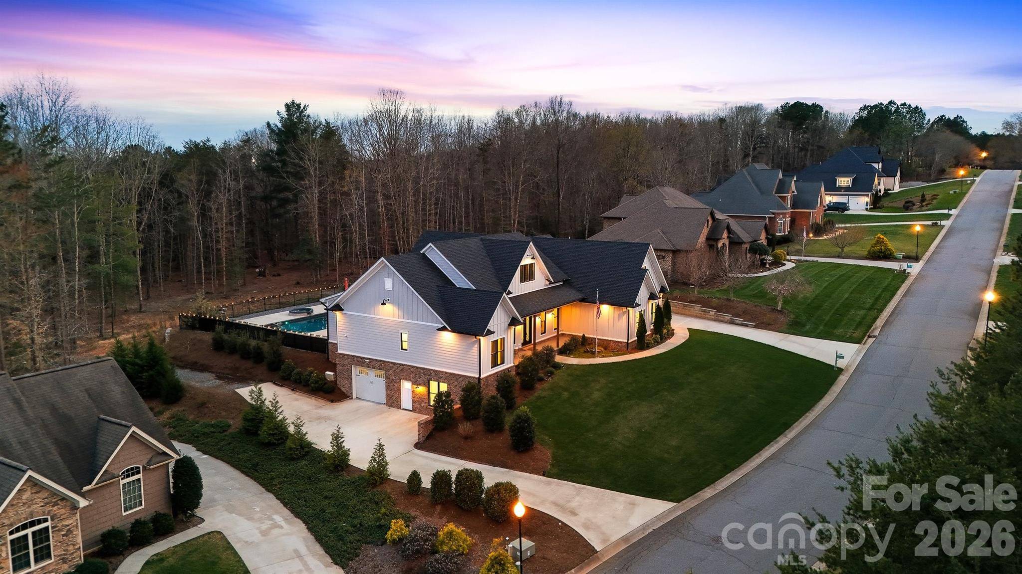 762 River Bend DR, Granite Falls, NC 28630