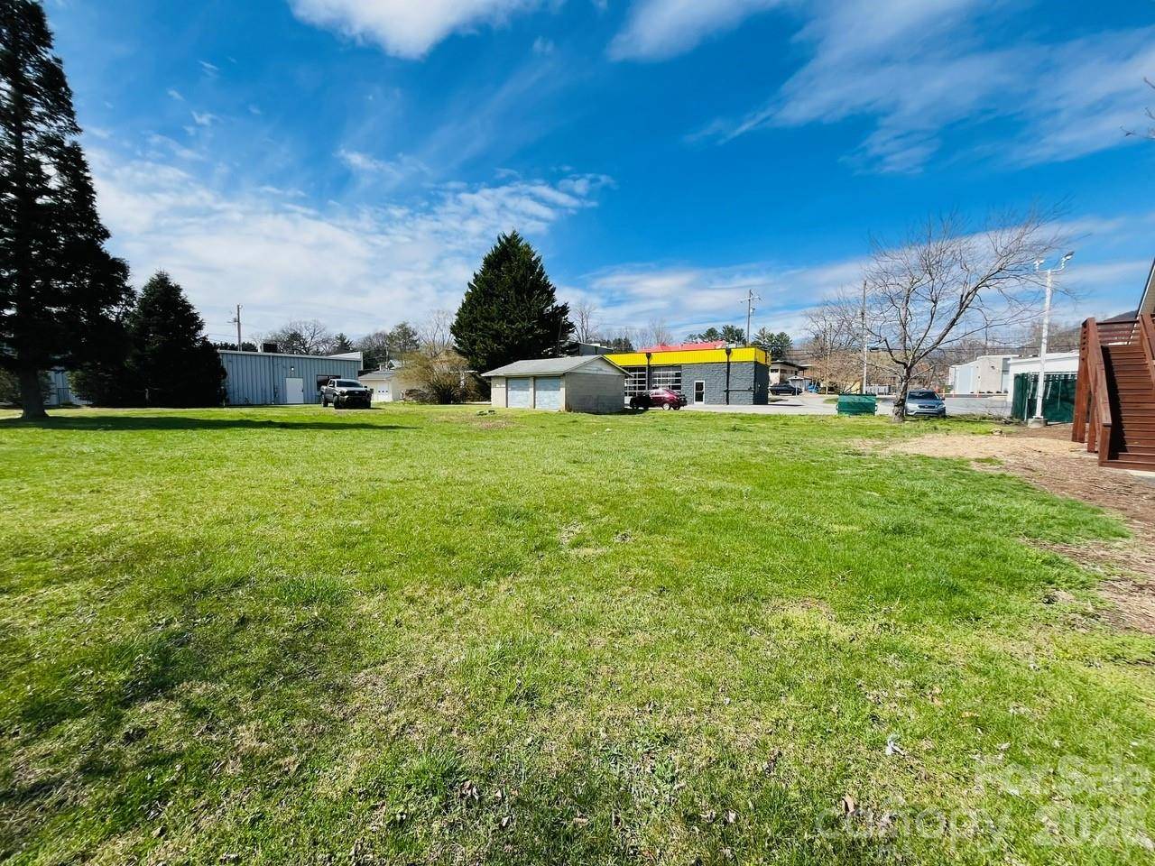 11 Terry Estate DR, Black Mountain, NC 28711