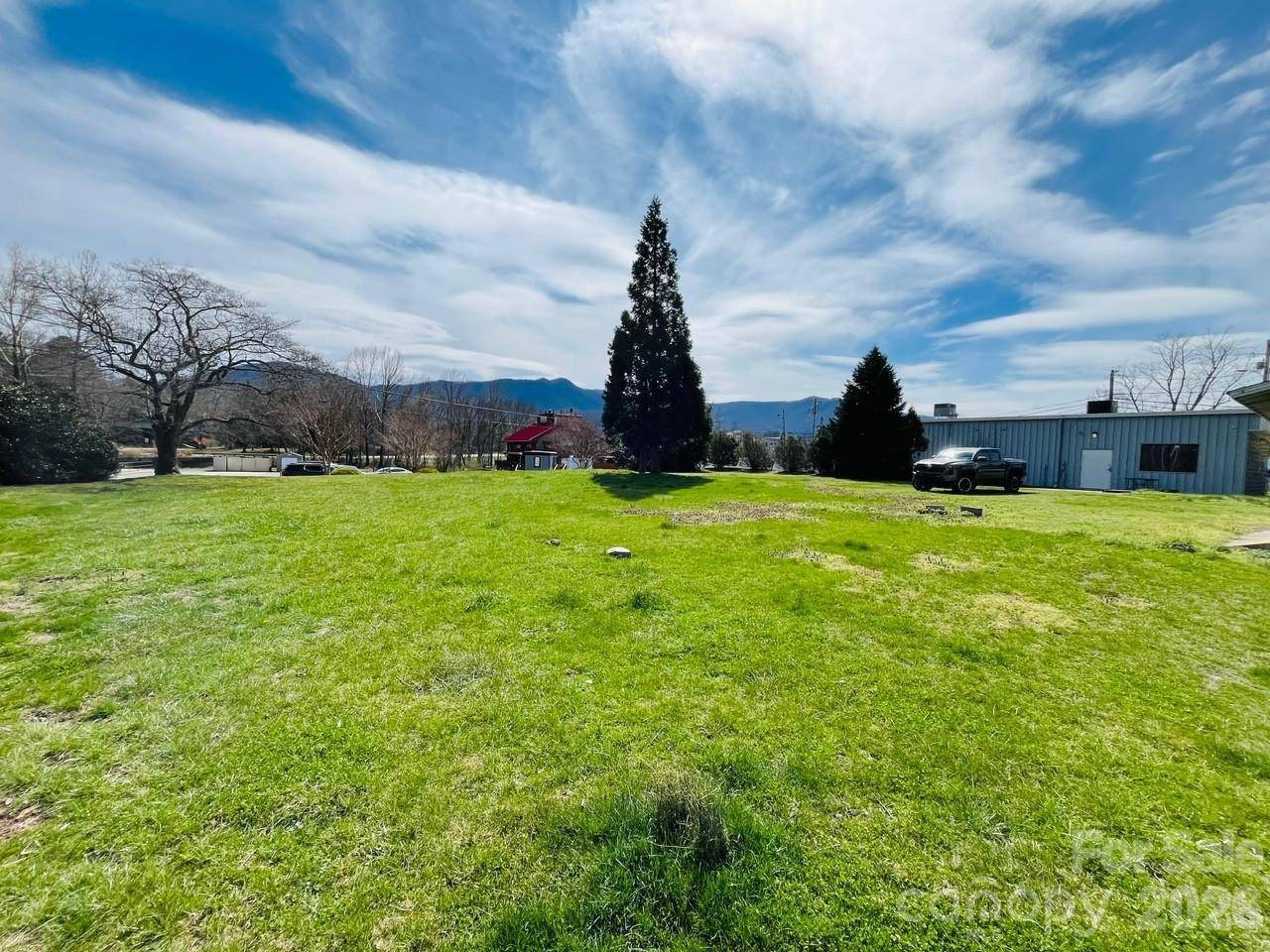 11 Terry Estate DR, Black Mountain, NC 28711