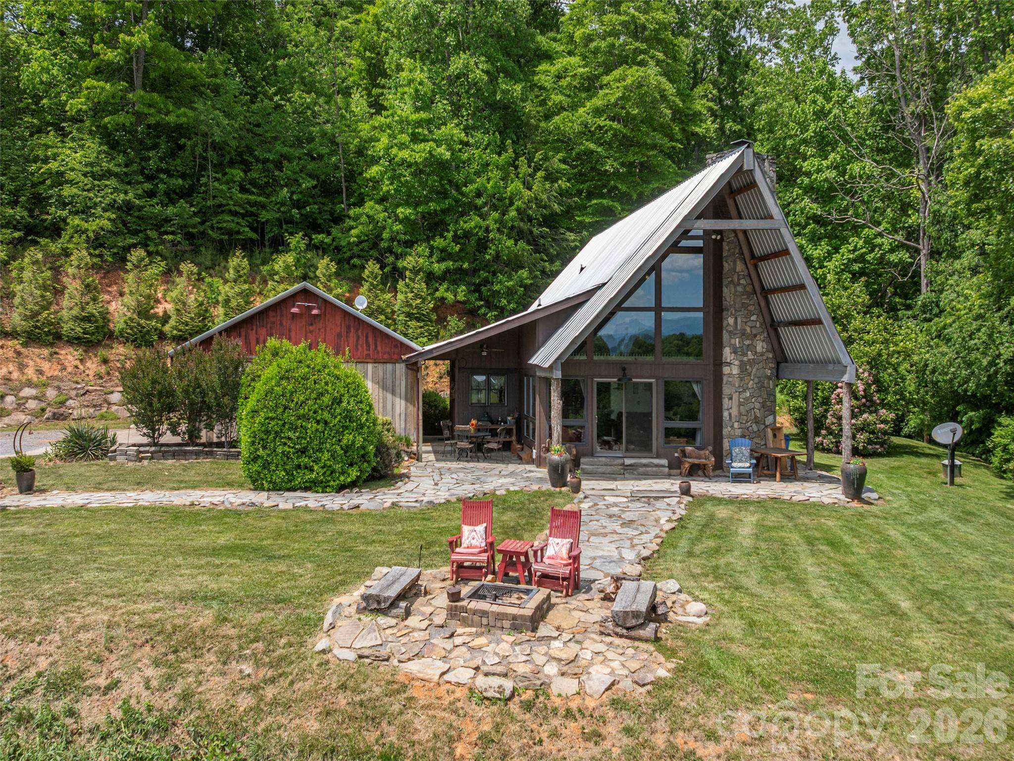 461 Ferguson Cove LOOP, Clyde, NC 28721