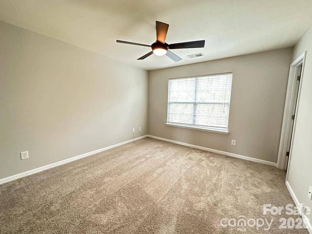 10383 Bunclody DR, Charlotte, NC 28213