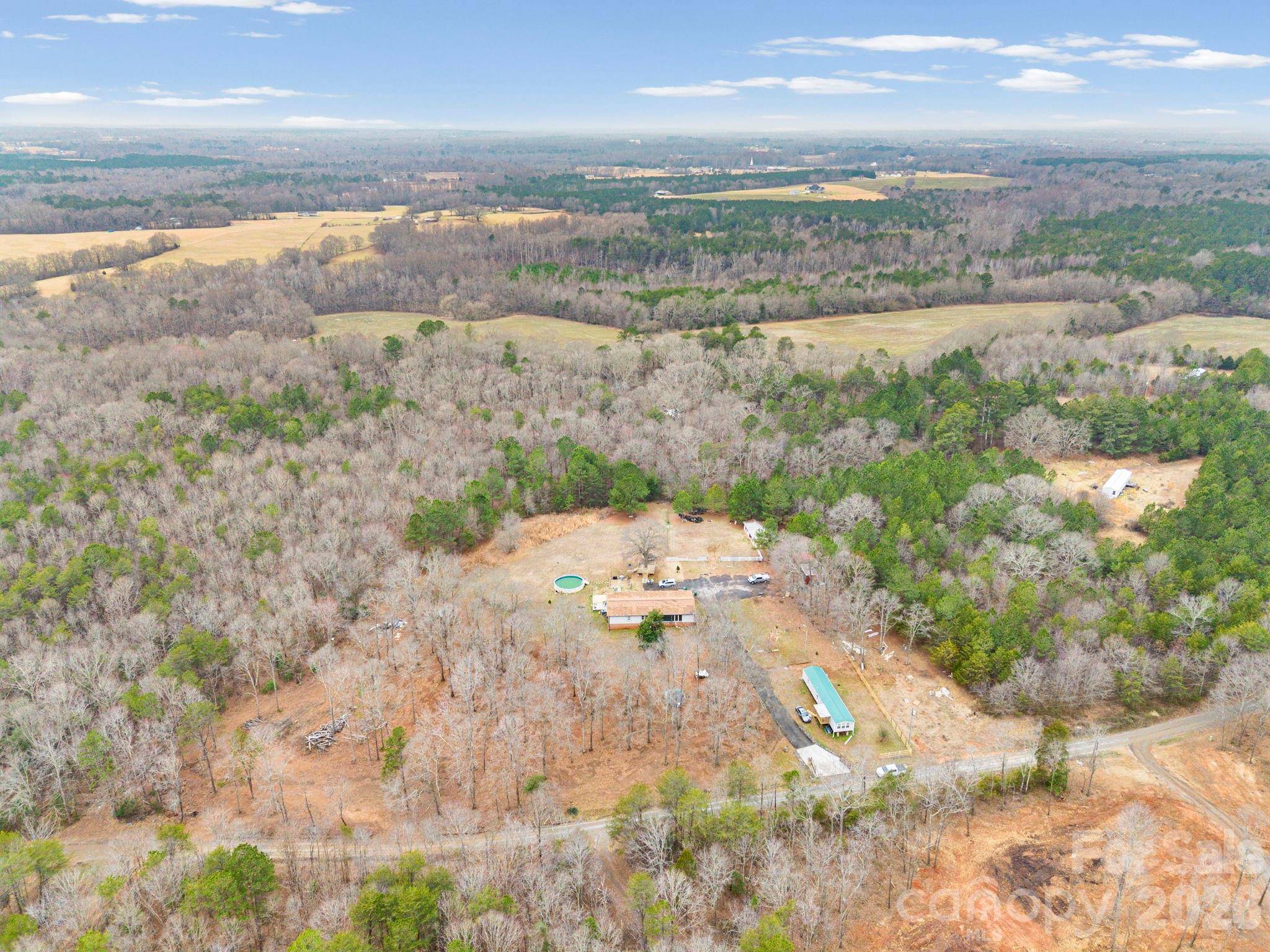 166 Fleece LN, Mooresboro, NC 28114