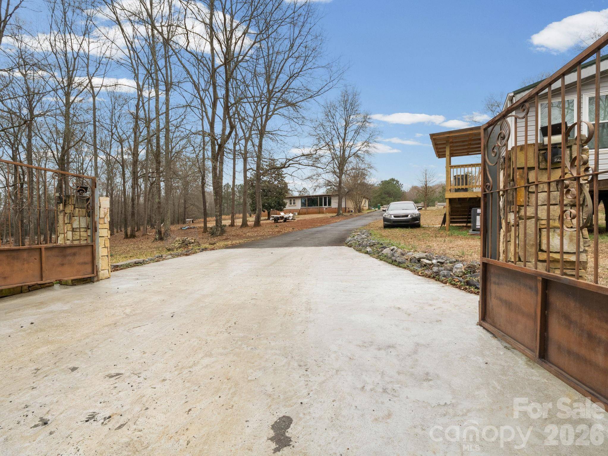 166 Fleece LN, Mooresboro, NC 28114