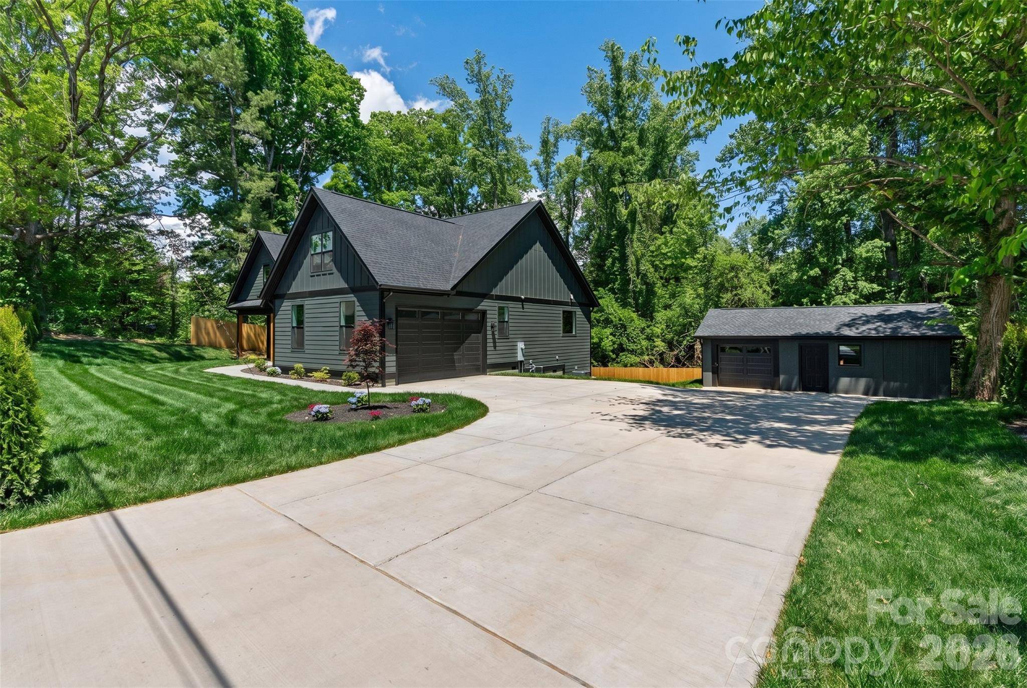 19 E Starnes Cove RD, Asheville, NC 28806