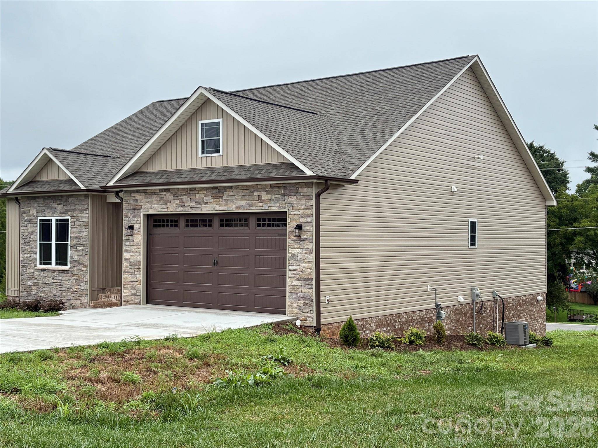 4952 Southview DR, Hickory, NC 28602