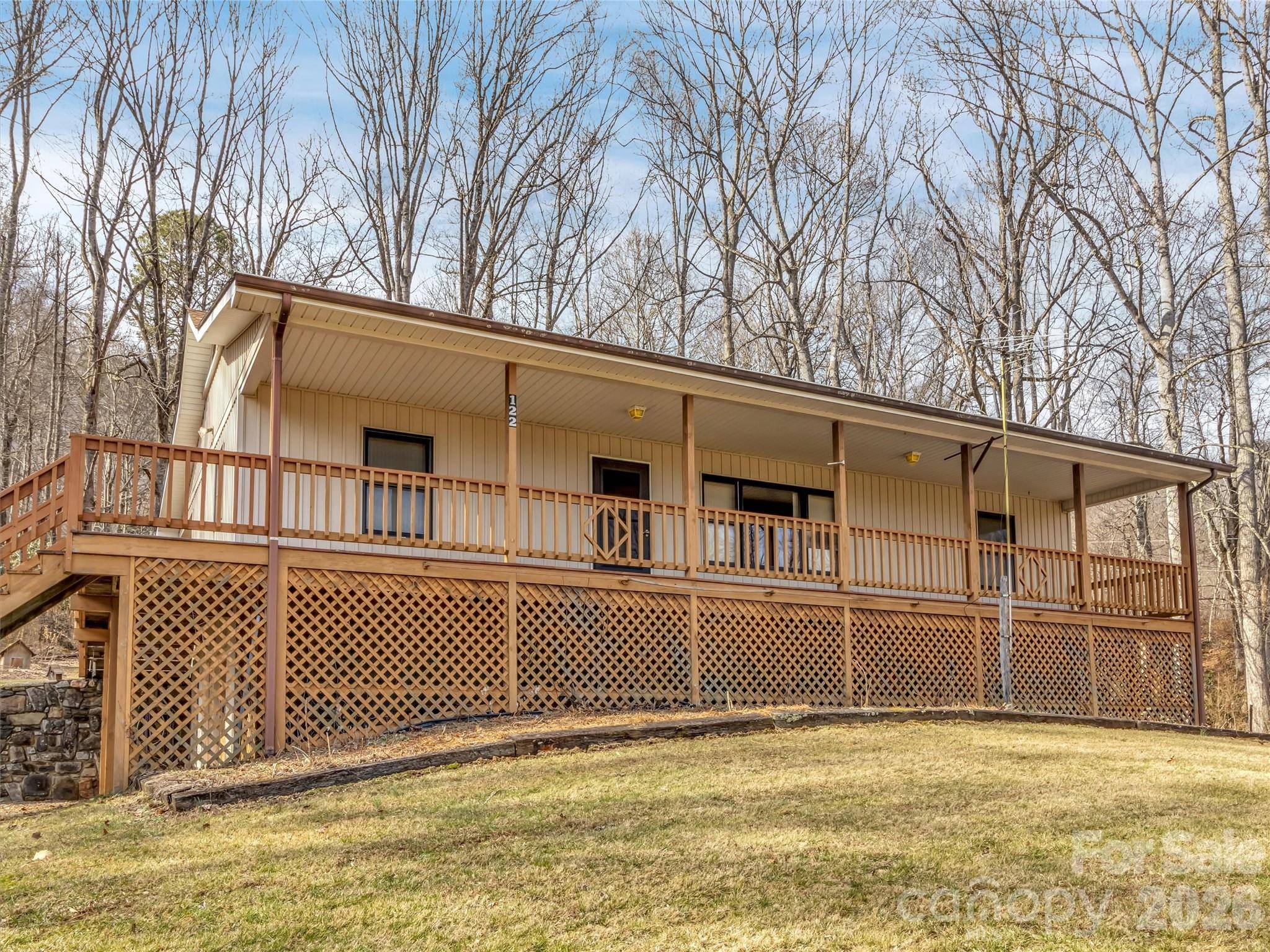122 Vinewood DR, Waynesville, NC 28786