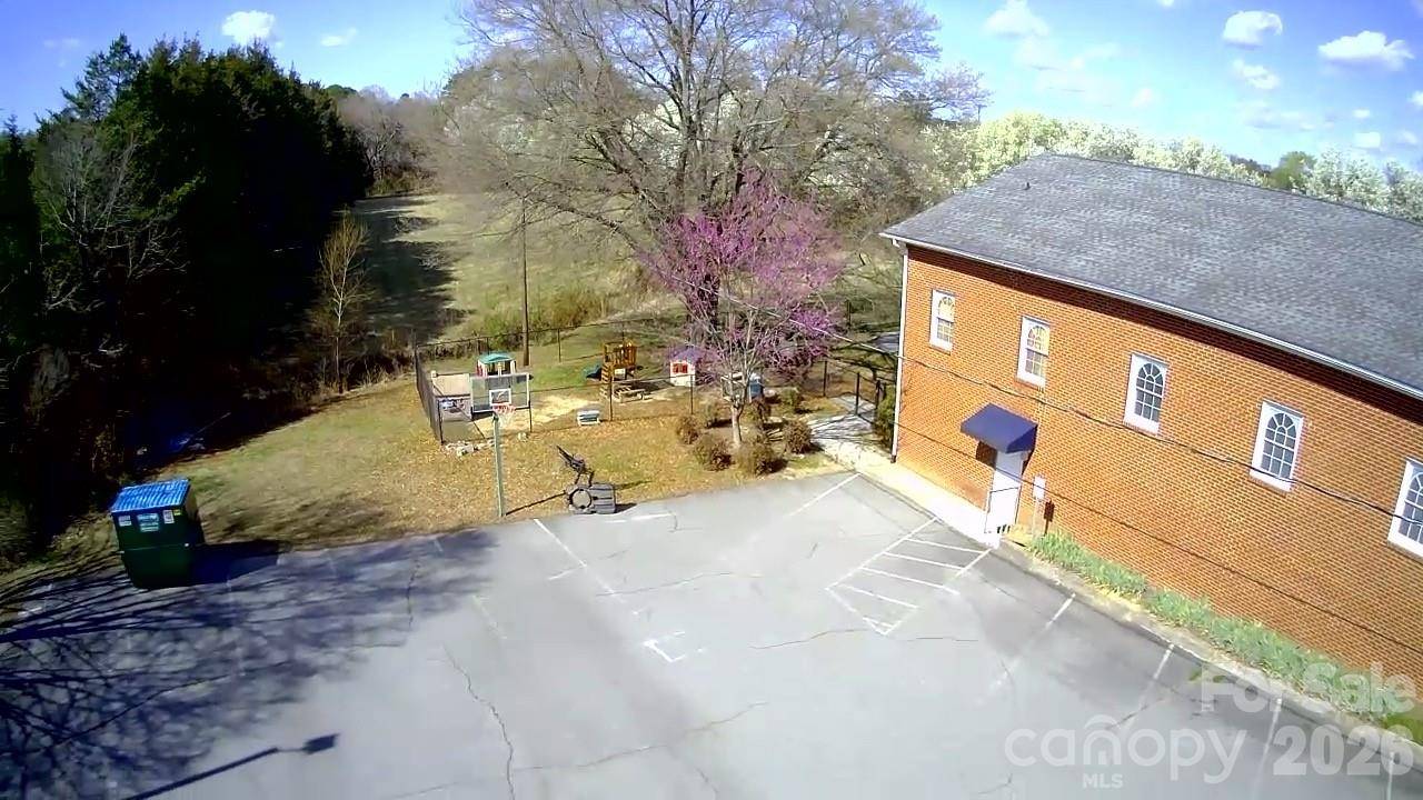 1945 Old Earnhardt RD, Kannapolis, NC 28083