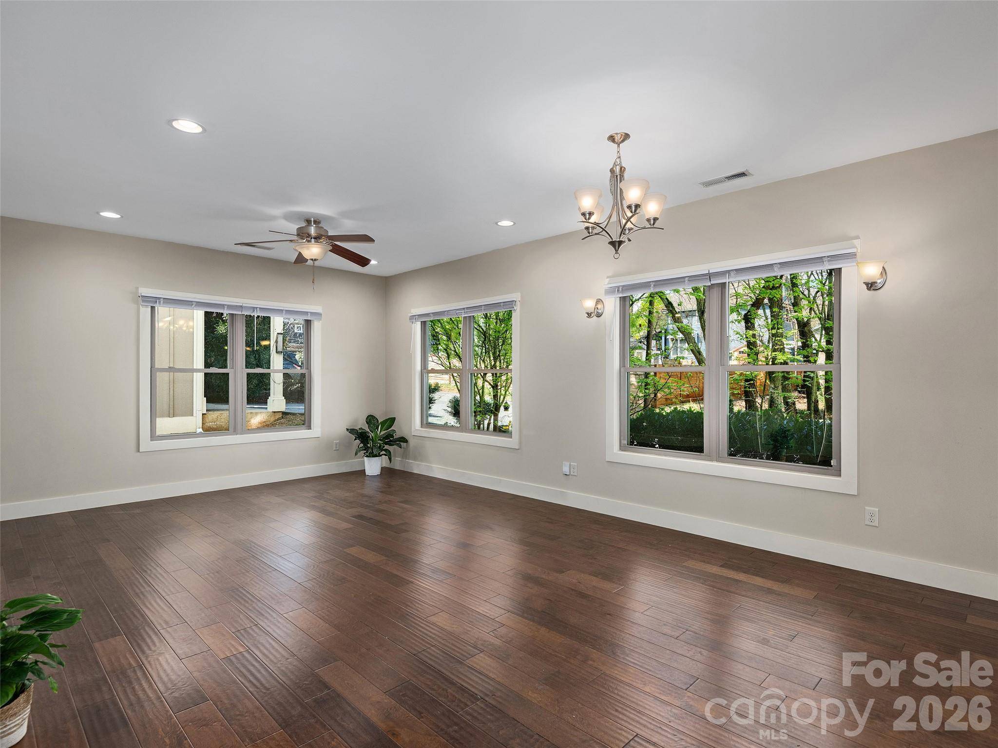 4 Grinnell ST, Asheville, NC 28806
