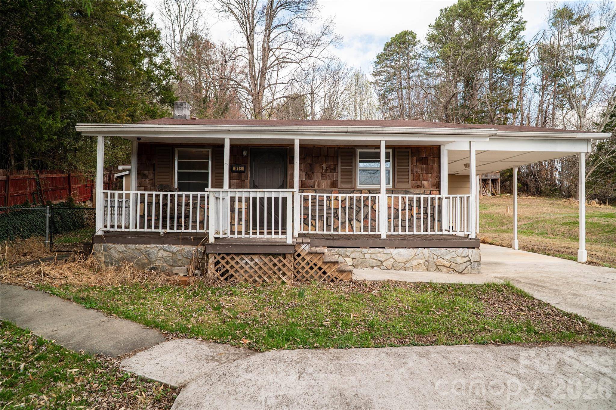 813 Severt CIR NE, Lenoir, NC 28645