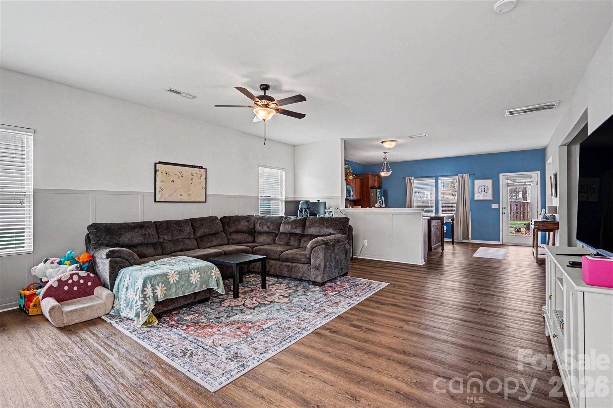 2419 Impatien DR, Charlotte, NC 28215