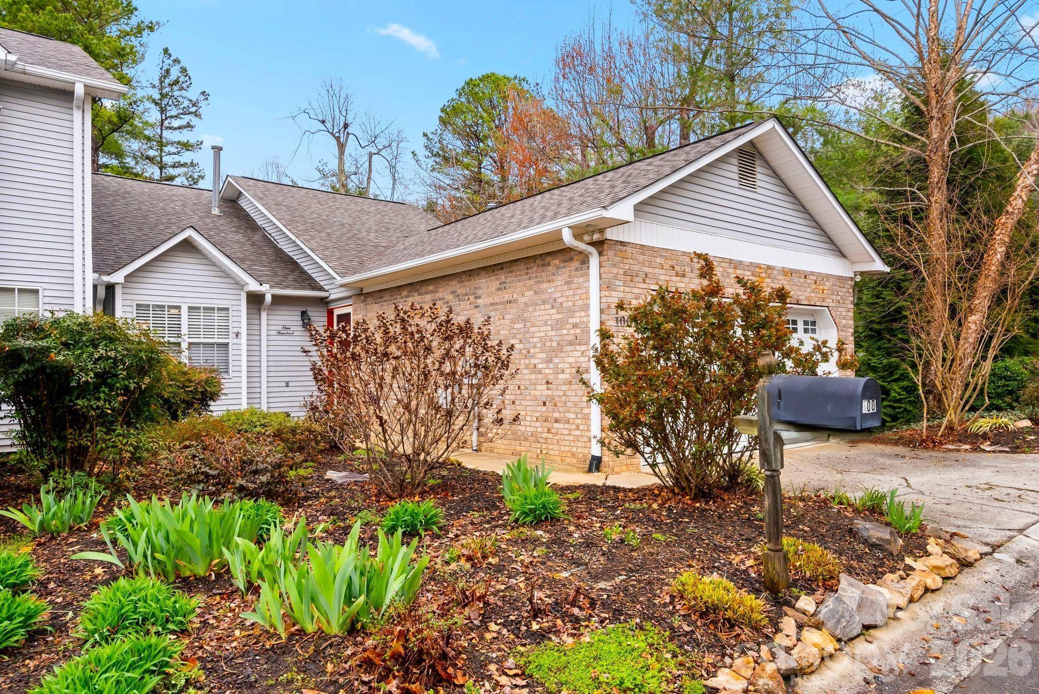 100 Thistle Knoll CT, Asheville, NC 28803