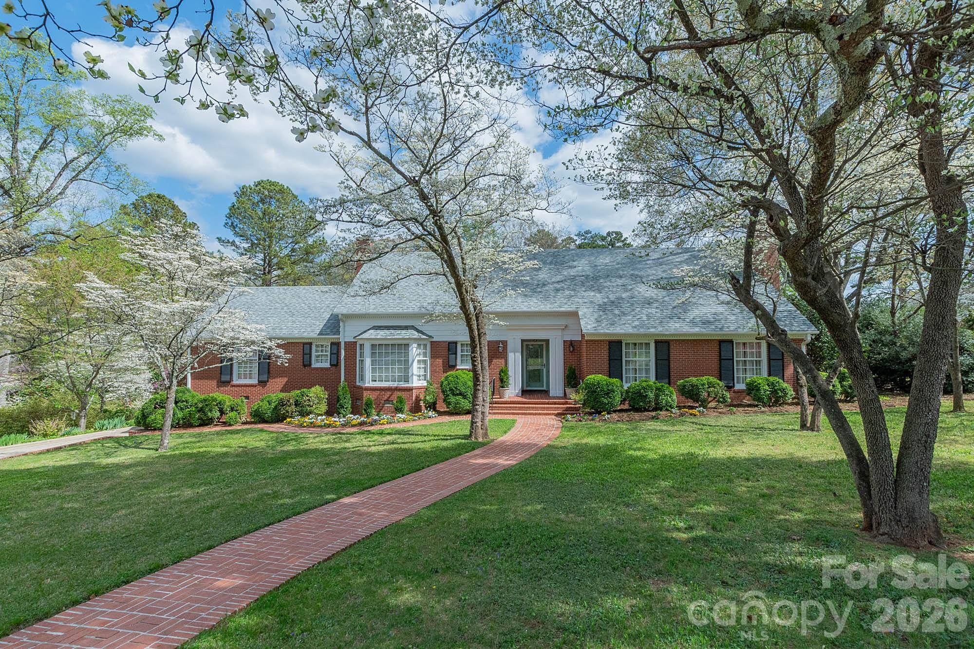 403 Weaver DR, Lexington, NC 27292