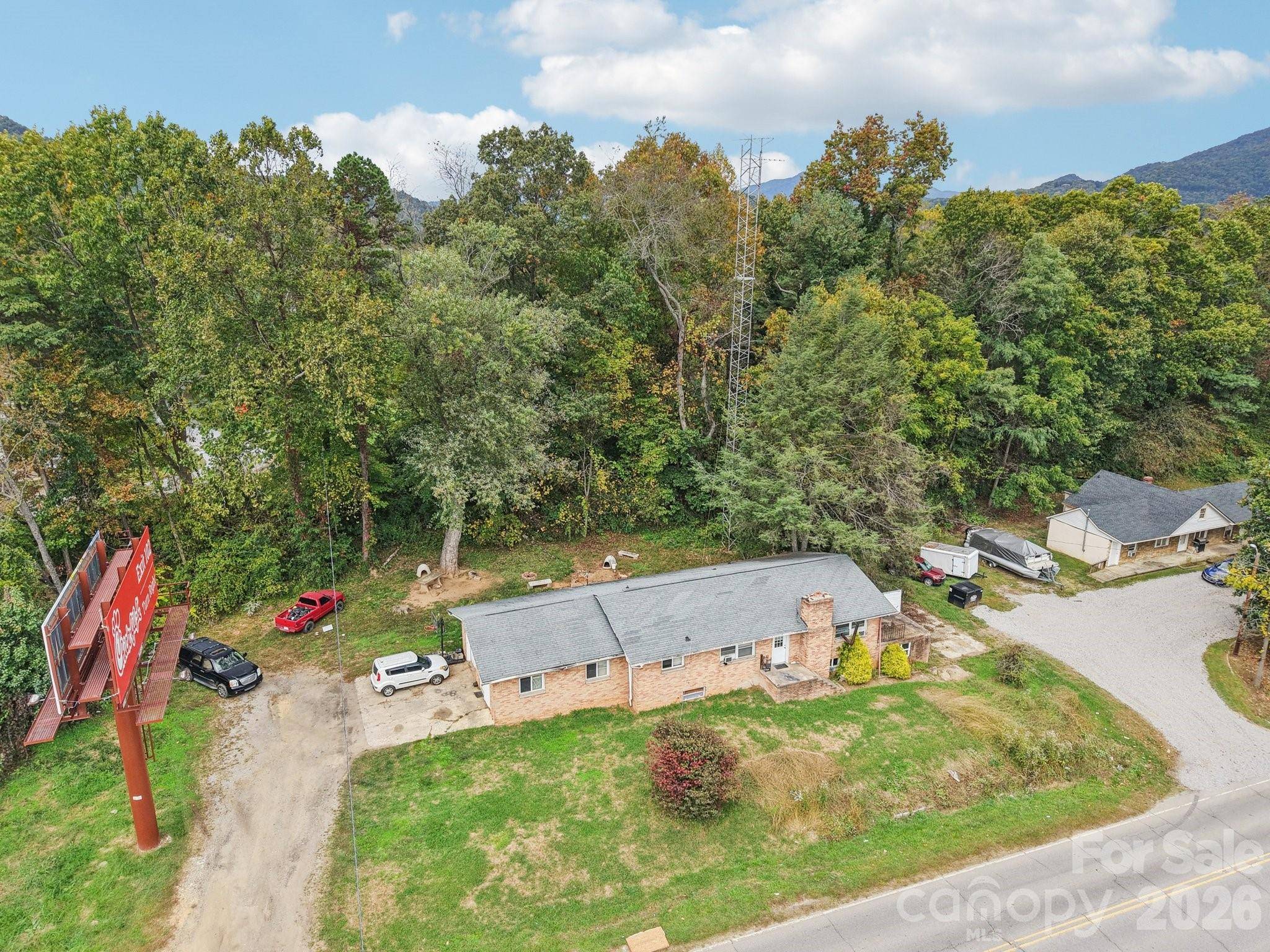 541 Paragon Pkwy, Waynesville, NC 28786