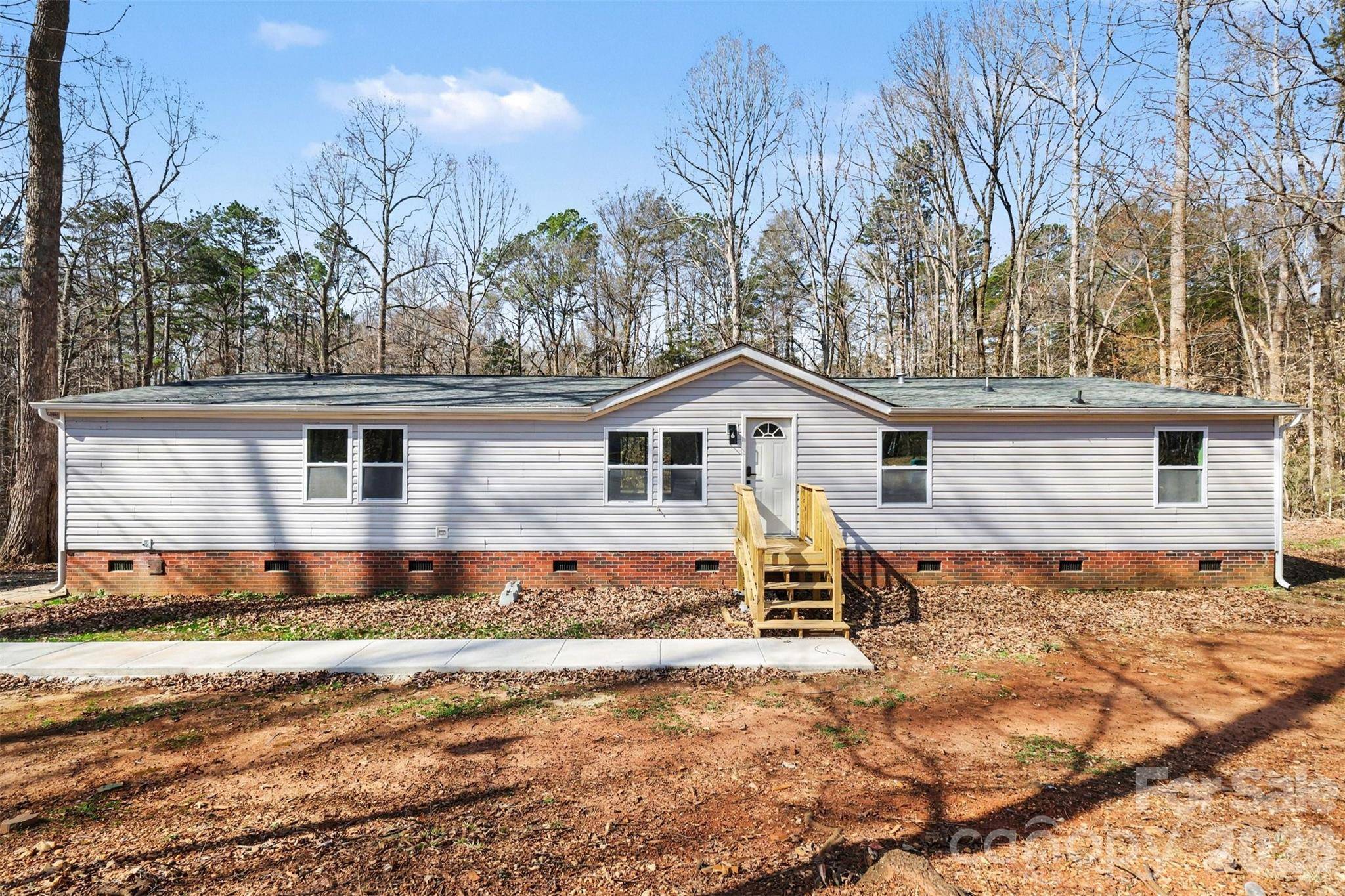 5050 Park Creek DR, Mount Holly, NC 28120