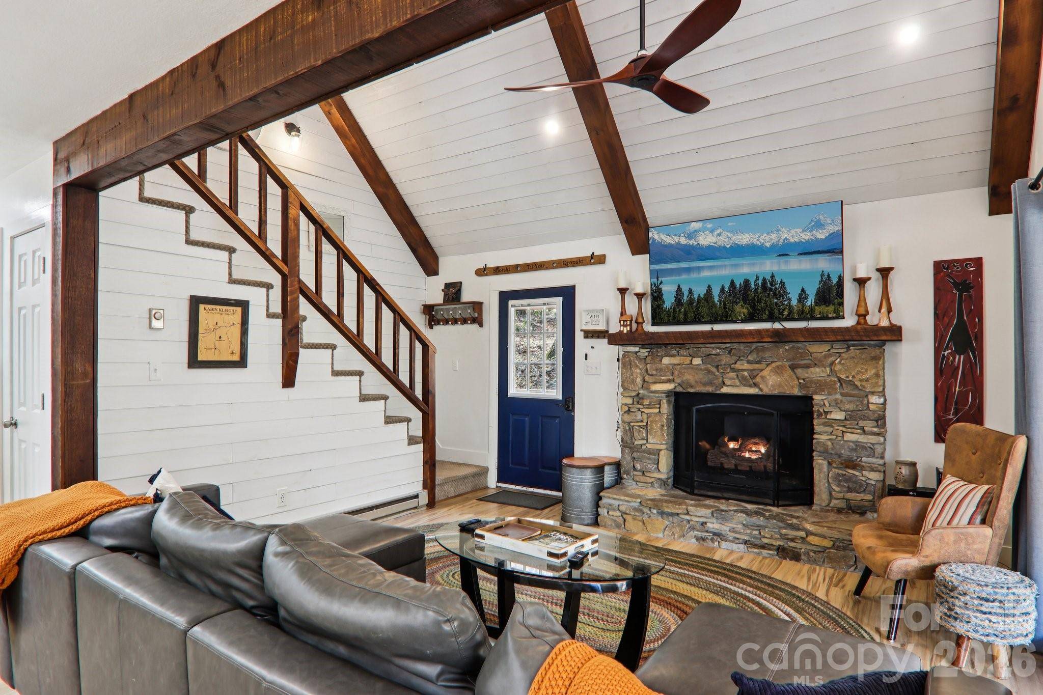 33 Fernbrook RD, Maggie Valley, NC 28751