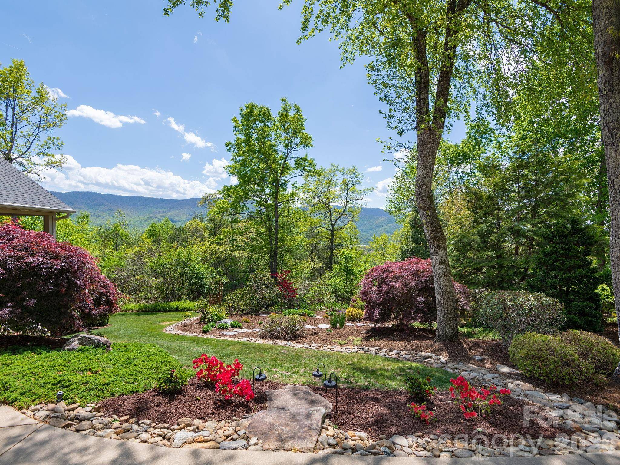 43 Galax LN, Black Mountain, NC 28711