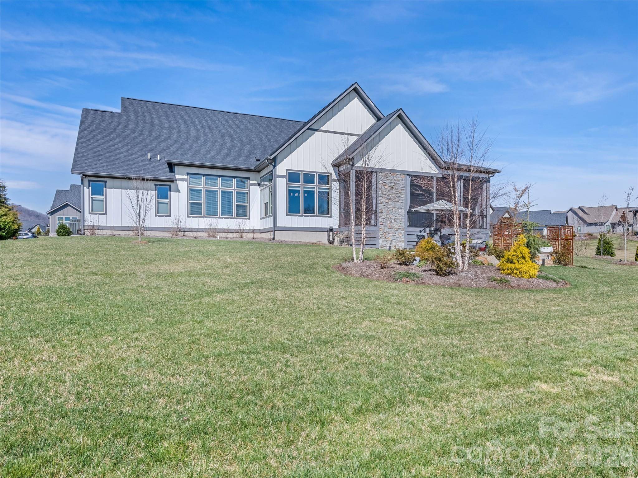 717 Daniel Circle DR, Mills River, NC 28759
