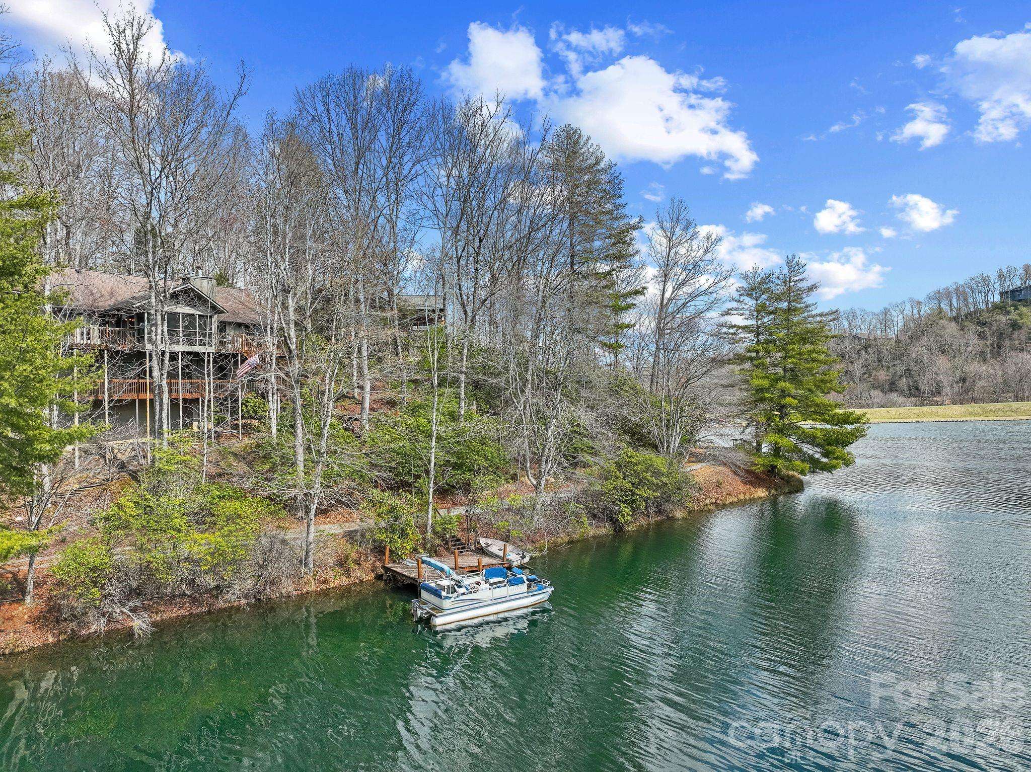 306 S Sequoyah LN, Brevard, NC 28712