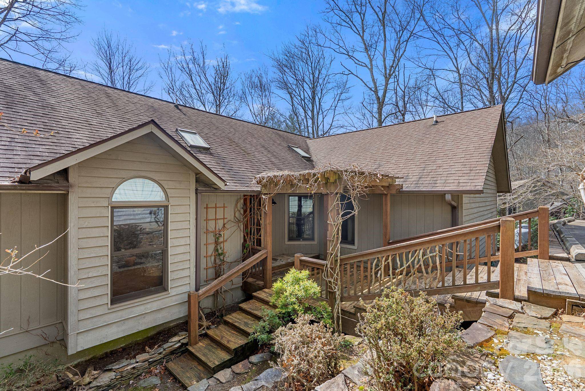 306 S Sequoyah LN, Brevard, NC 28712