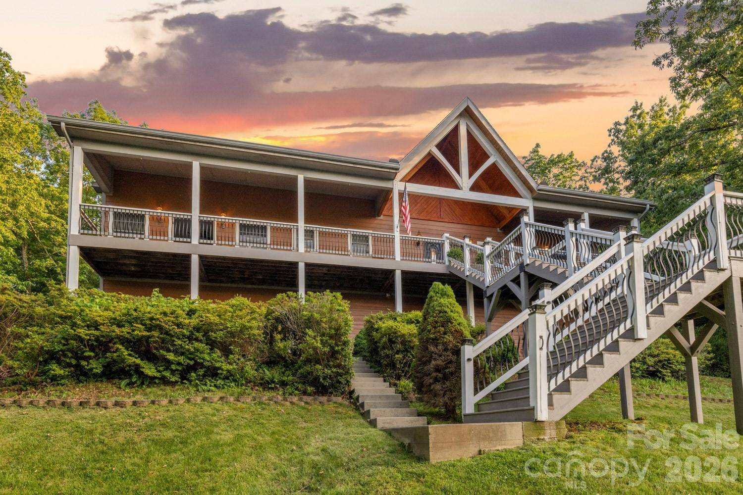 6 Grouse TER, Fairview, NC 28730