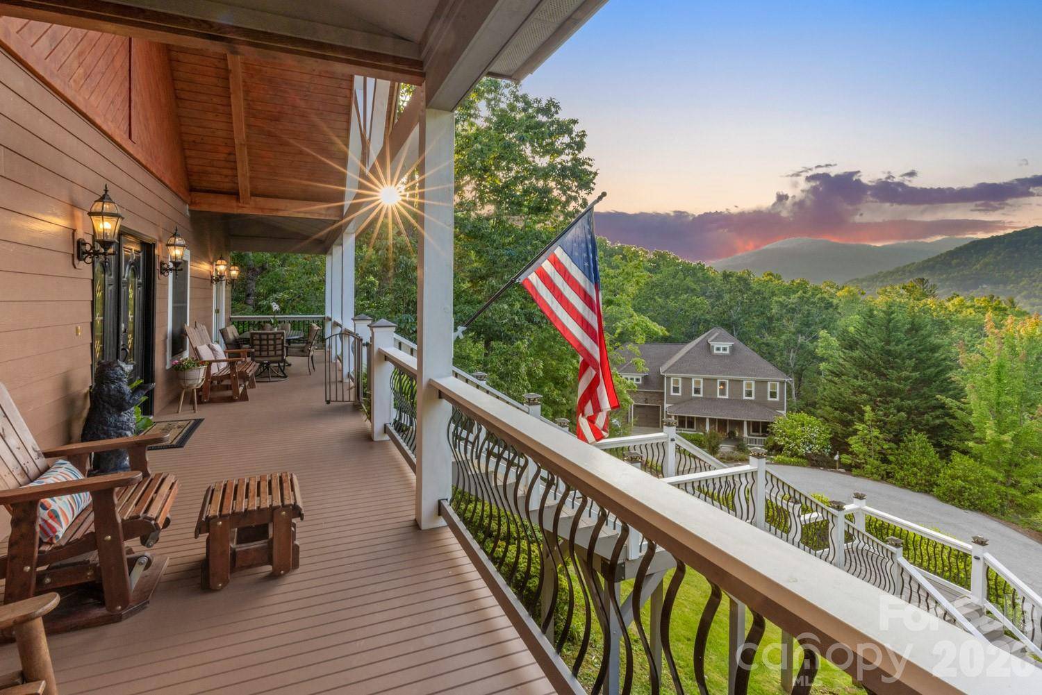 6 Grouse TER, Fairview, NC 28730