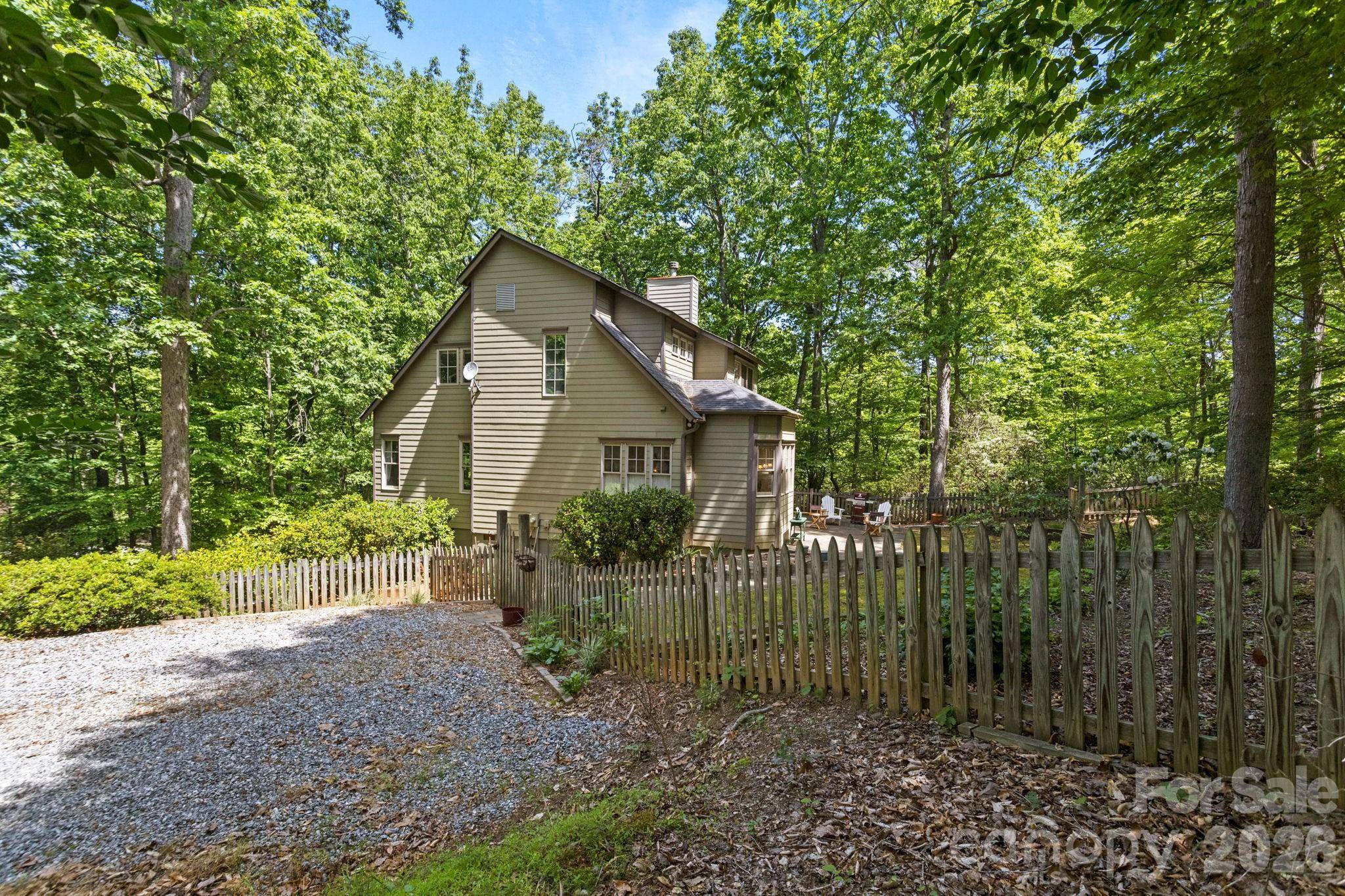 2825 Hunting Country RD, Tryon, NC 28782