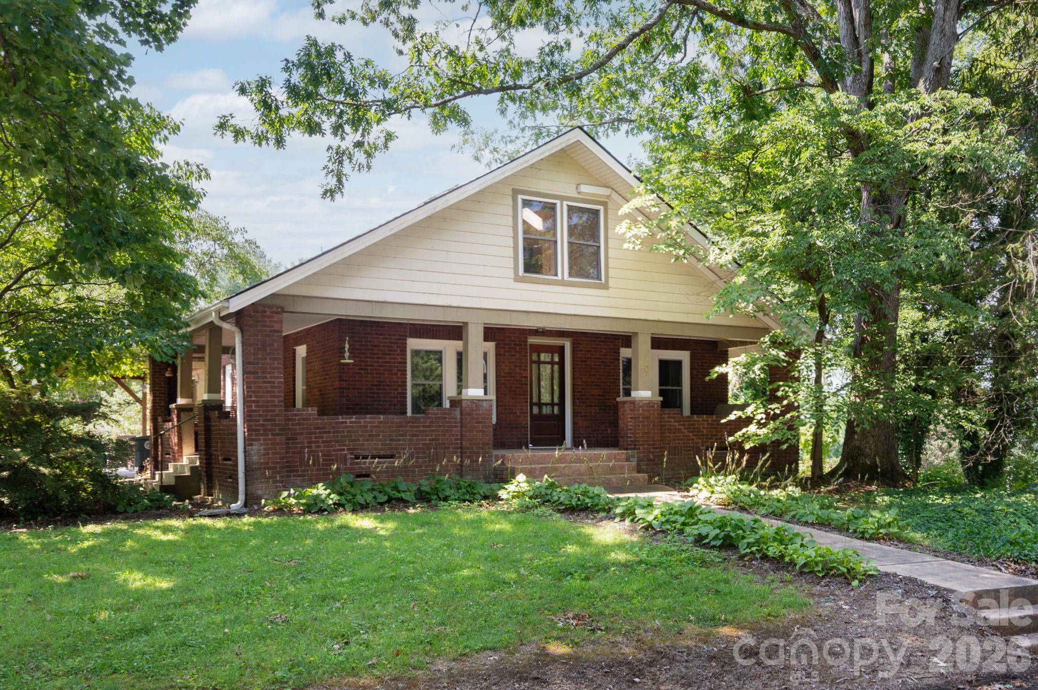 90 Jonestown RD, Asheville, NC 28804