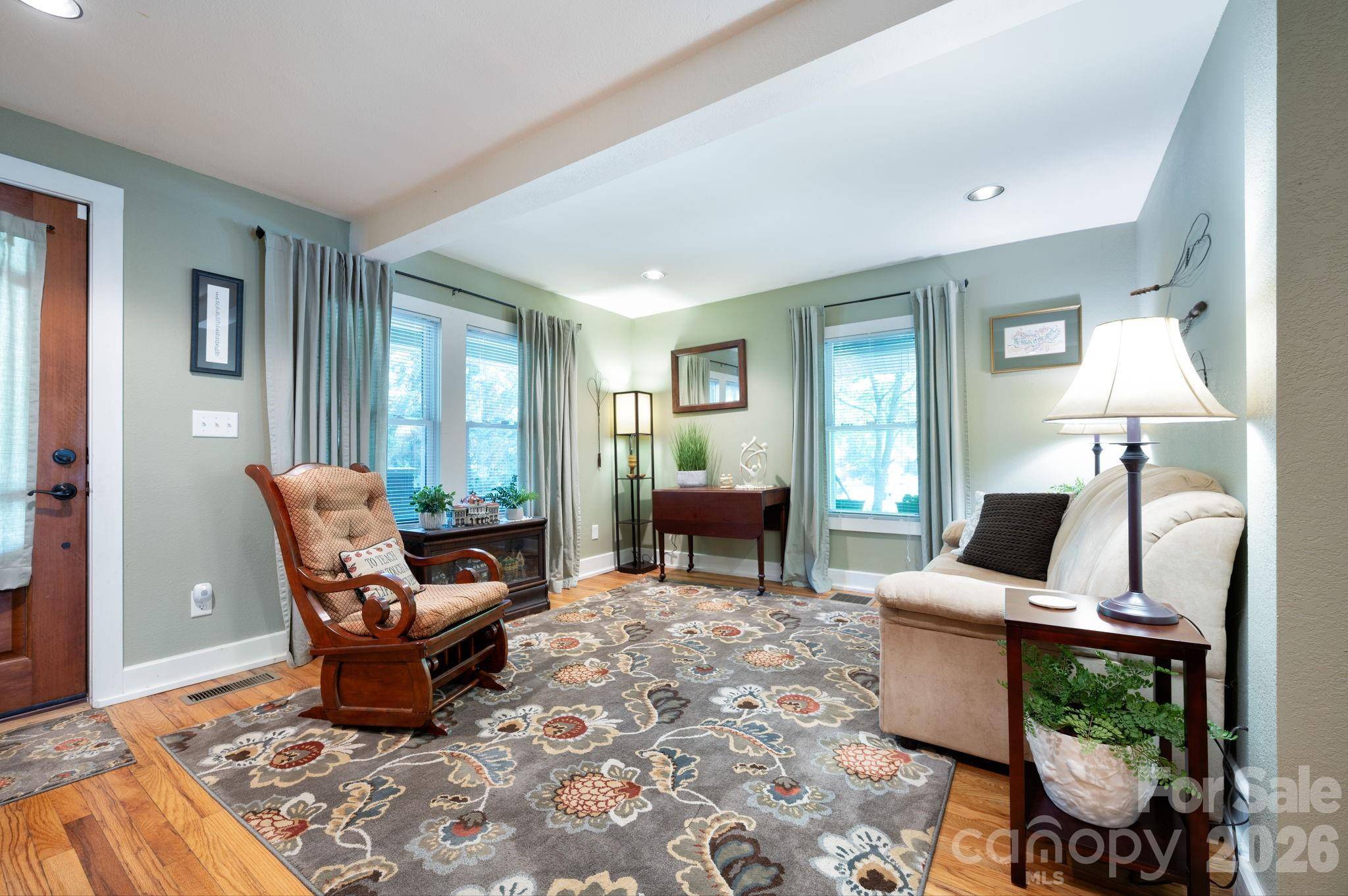90 Jonestown RD, Asheville, NC 28804