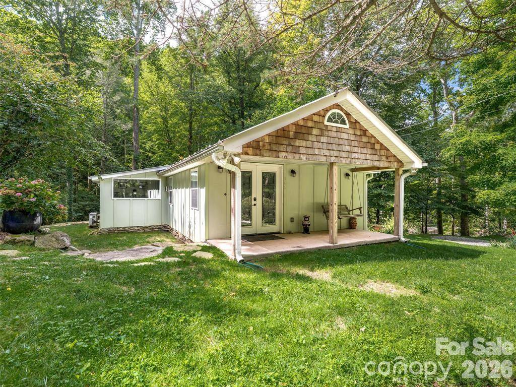 347 Blackberry Inn RD, Weaverville, NC 28787