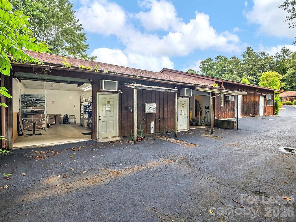 141 Glenn Bridge RD, Arden, NC 28704
