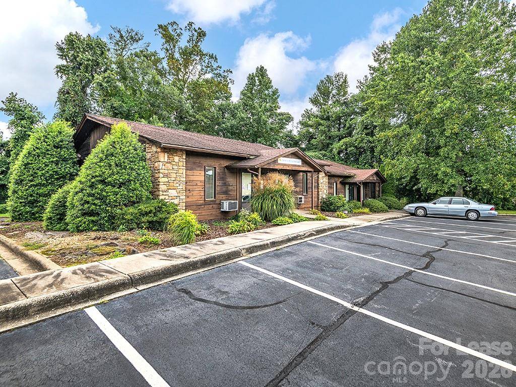 141 Glenn Bridge RD, Arden, NC 28704