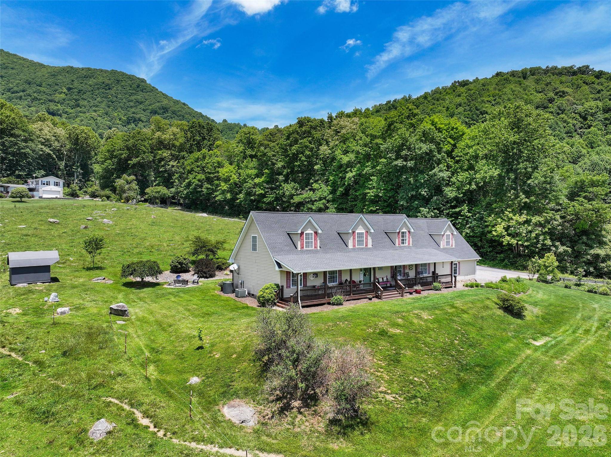 371 Ned Cove RD, Waynesville, NC 28785