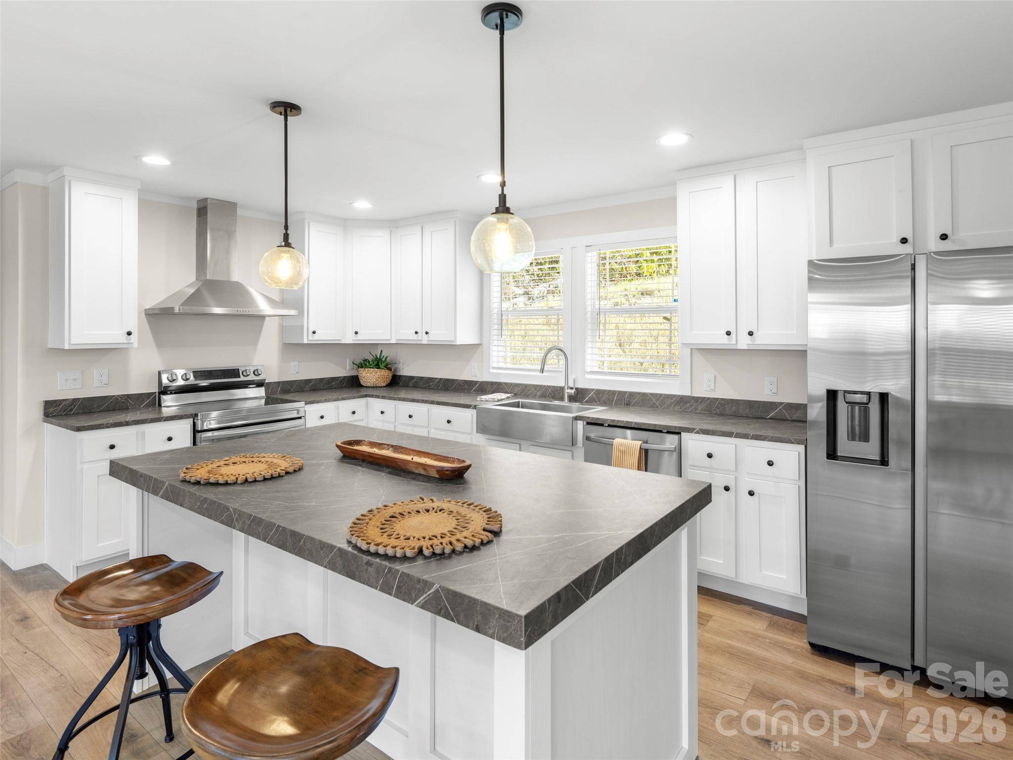 512 Hutch Mountain RD, Fletcher, NC 28732