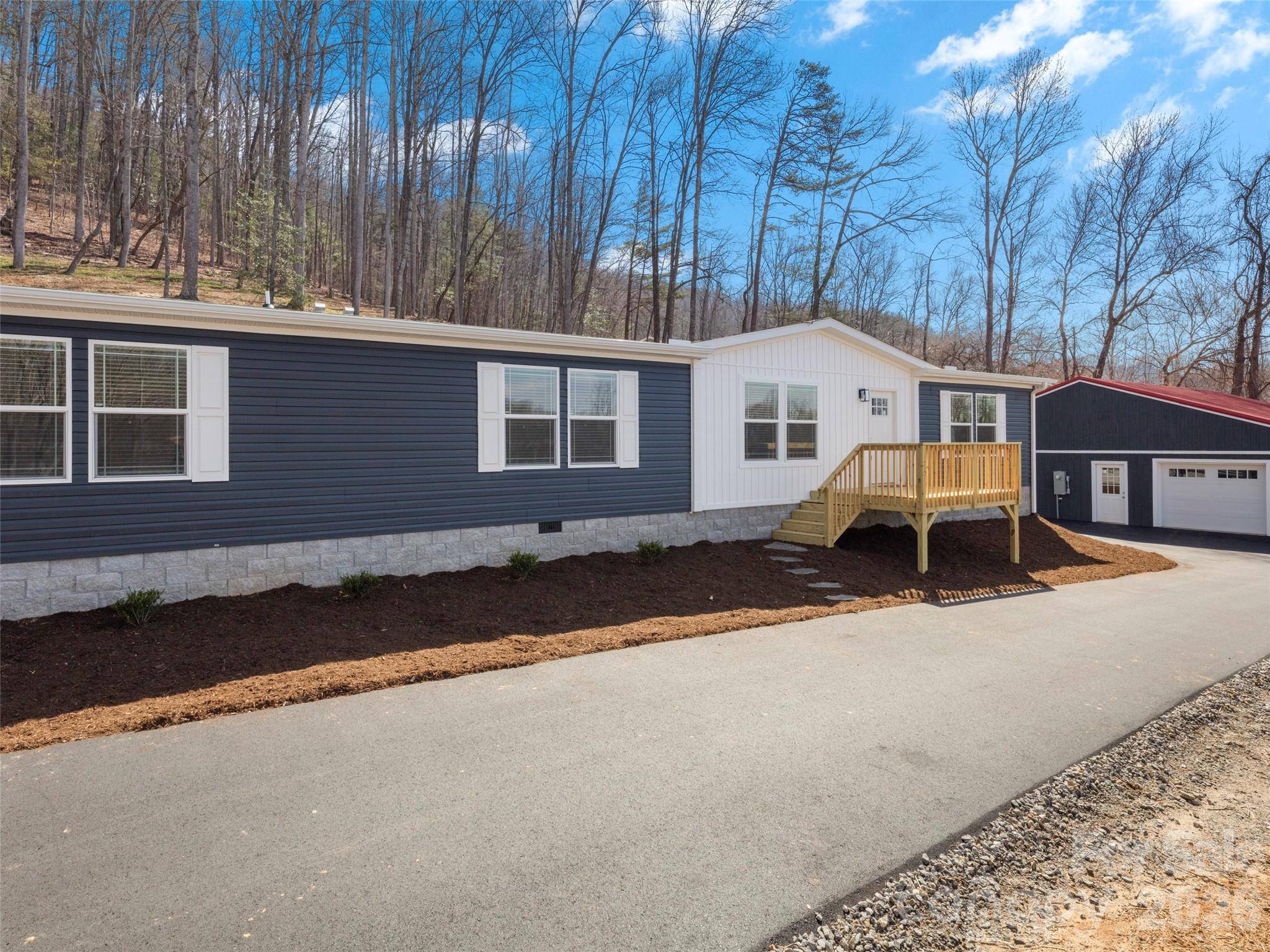 502 & 512 Hutch Mountain RD, Fletcher, NC 28732