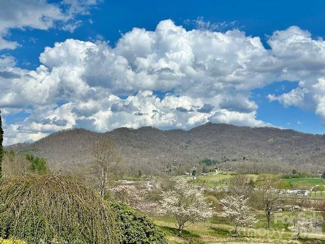 330 Potts DR, Waynesville, NC 28785