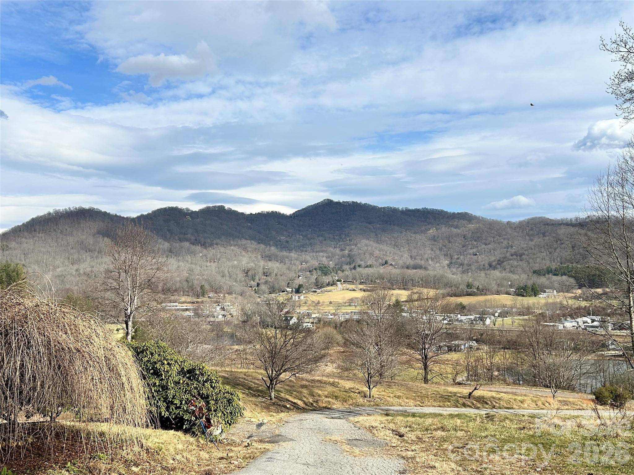 330 Potts DR, Waynesville, NC 28785
