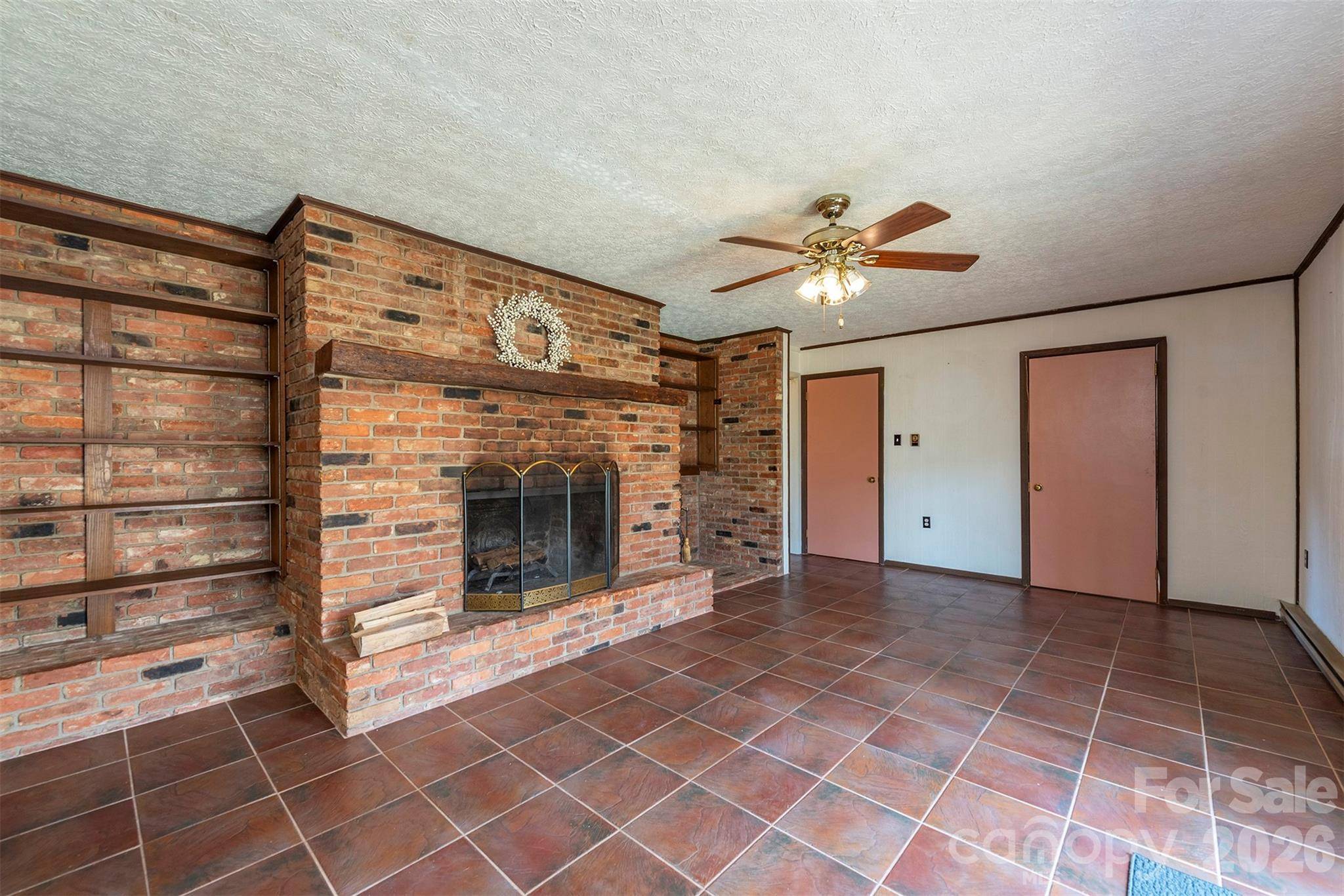 118 Richard LN, Black Mountain, NC 28711