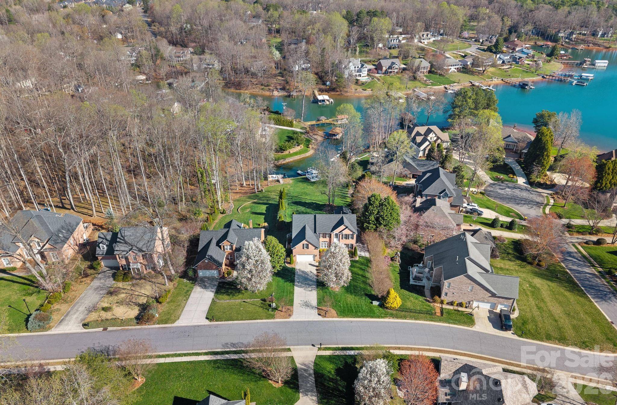 2474 Green Point LN, Denver, NC 28037