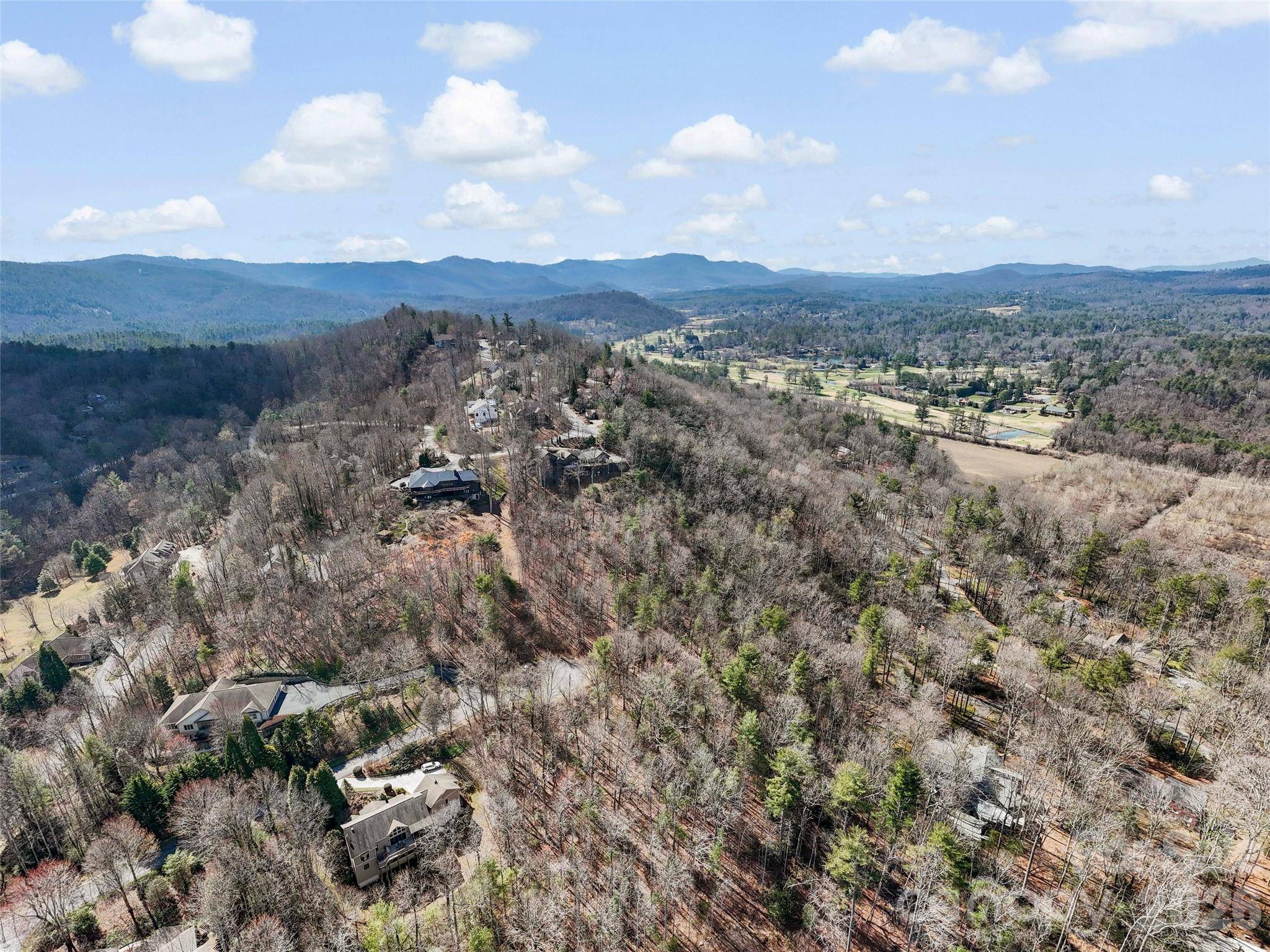 96 Turkey Roost CT, Hendersonville, NC 28739