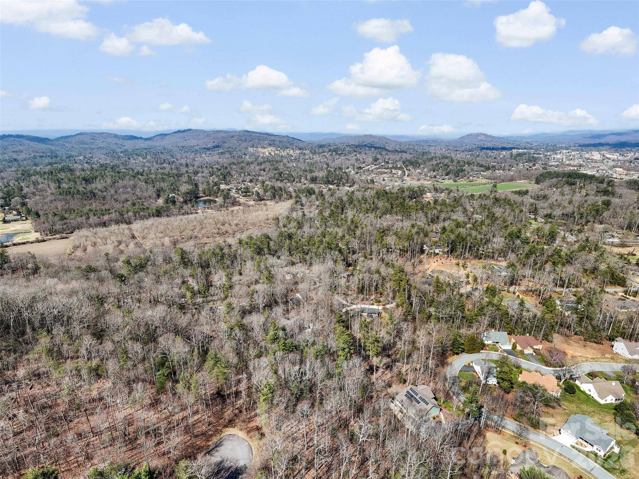 96 Turkey Roost CT, Hendersonville, NC 28739