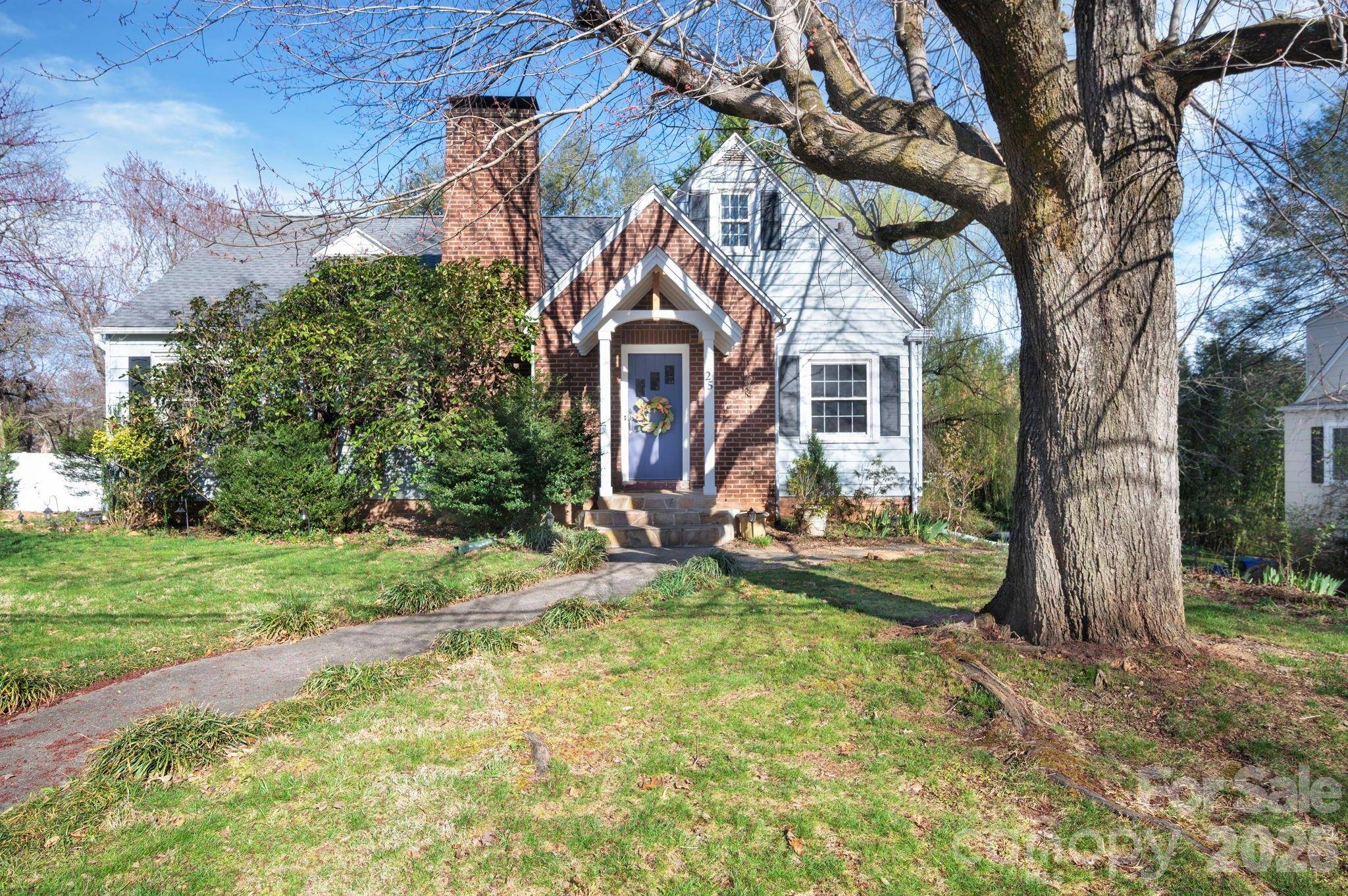 25 Bear Creek RD, Asheville, NC 28806