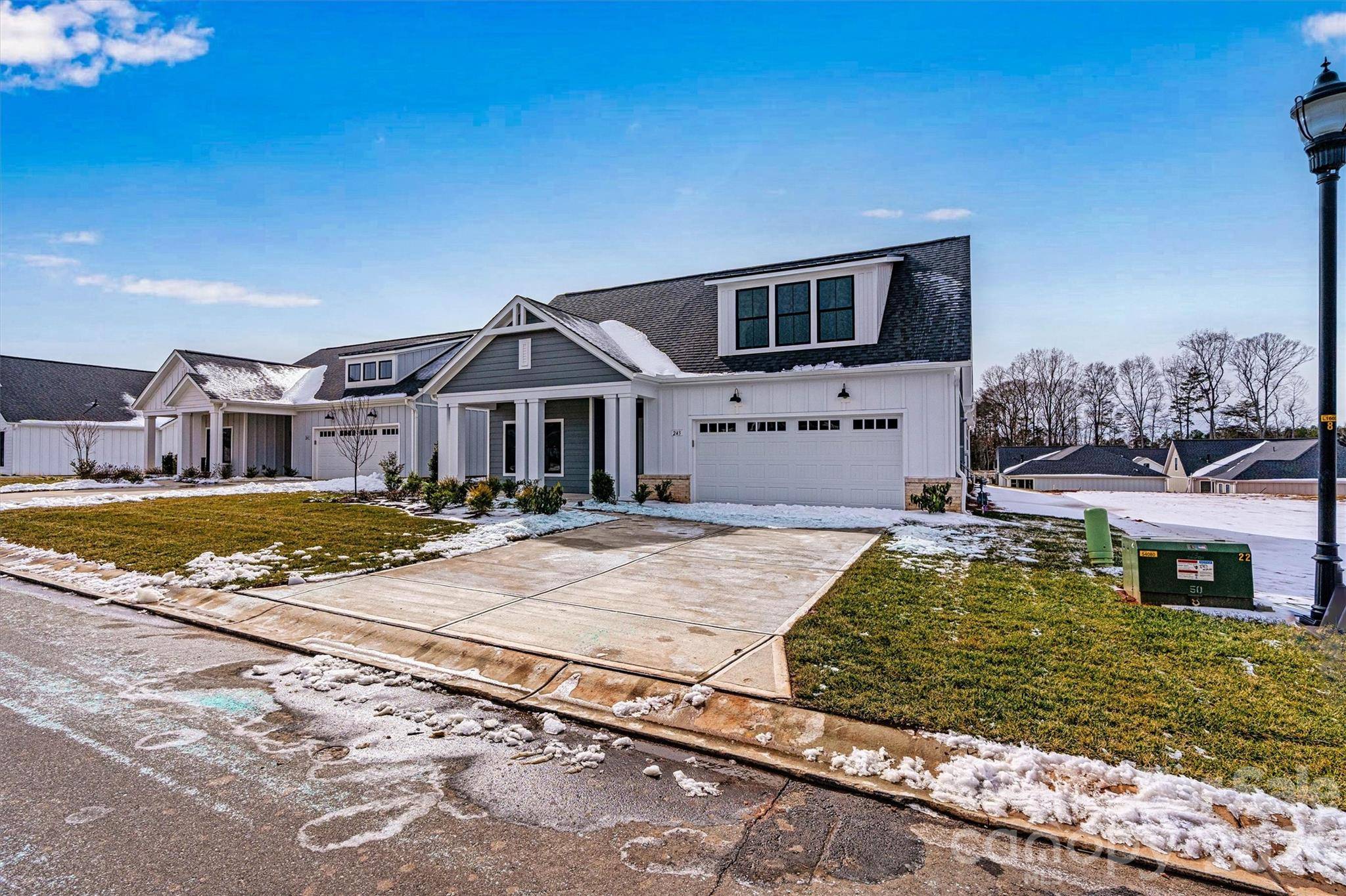 169 Alenda Lux CIR, Mooresville, NC 28115