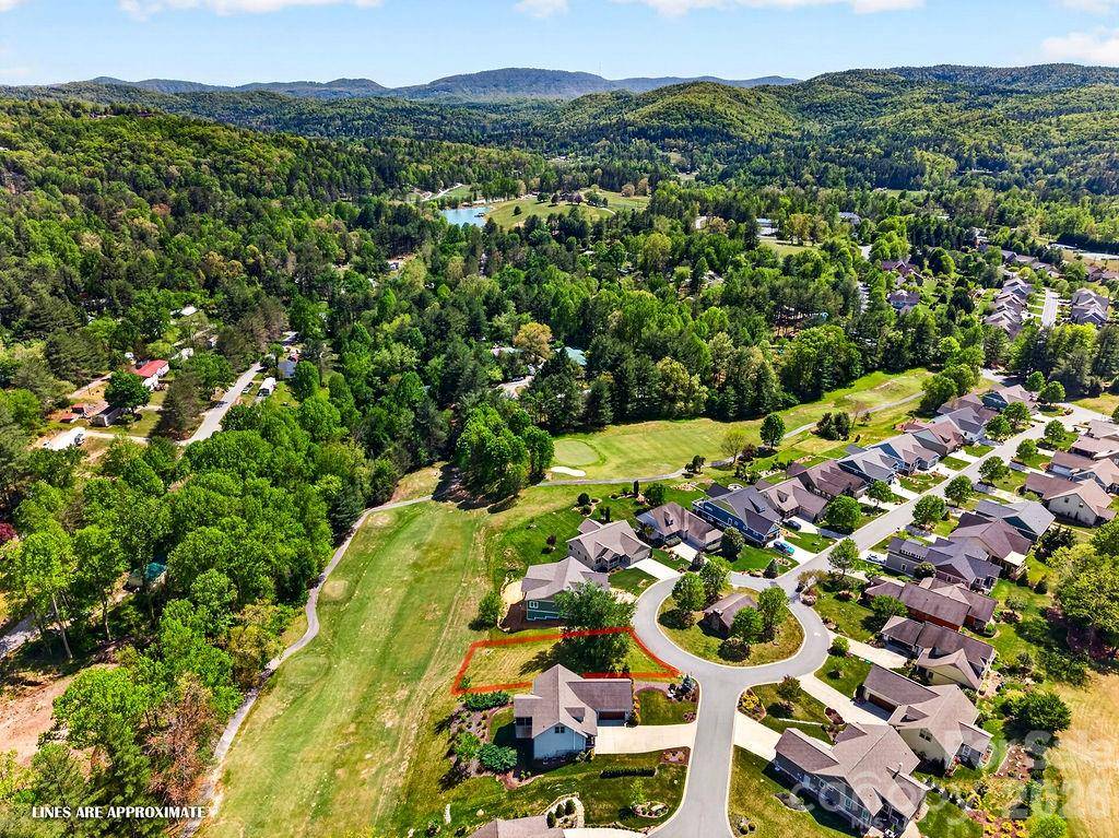 156 Triple Fairways DR, Hendersonville, NC 28739