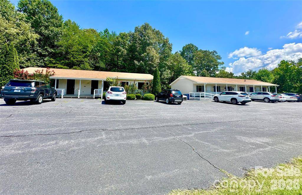 4092/4070 Hickory BLVD, Granite Falls, NC 28630