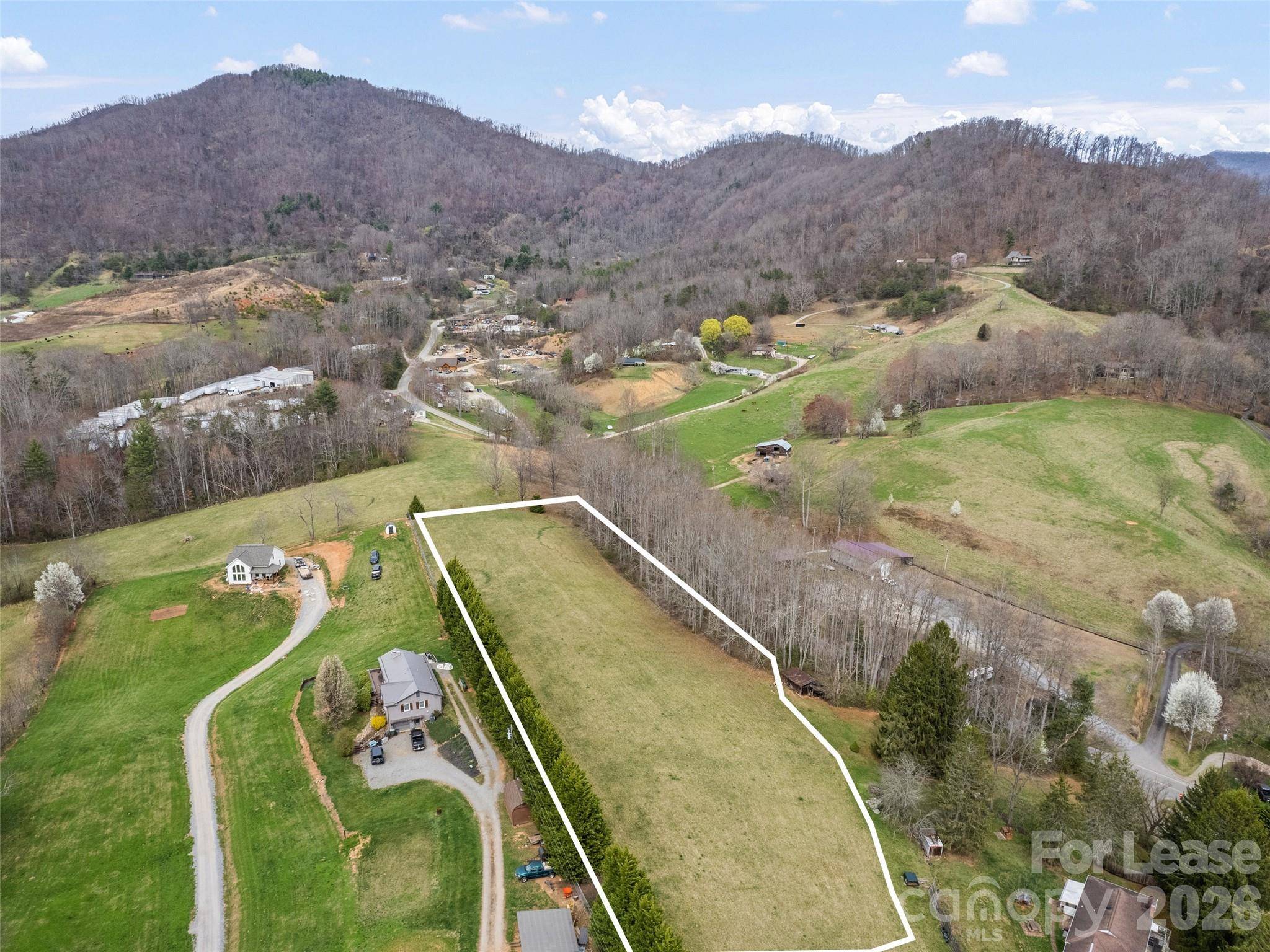 60 Trantham RD, Canton, NC 28716