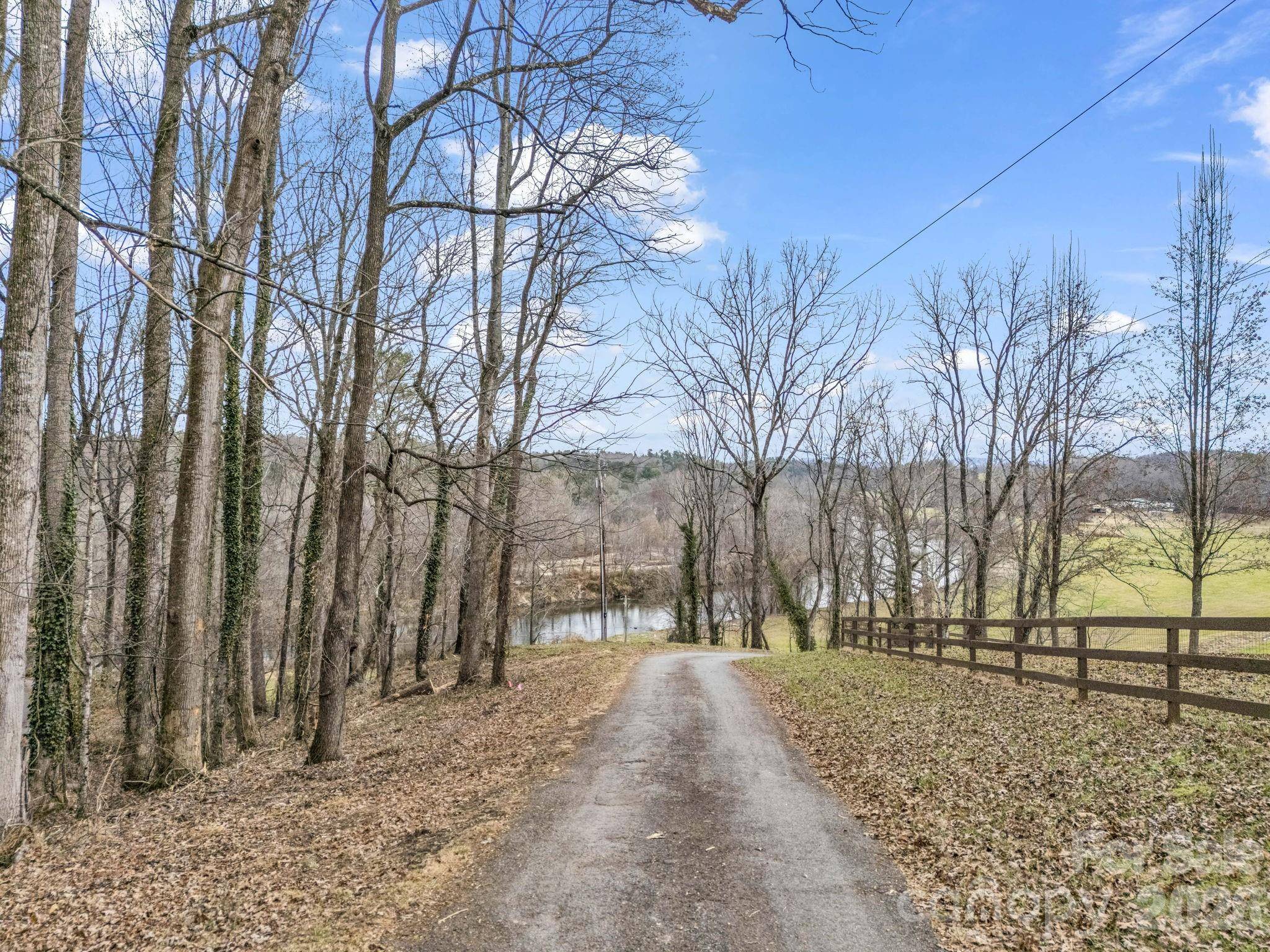 660 & 9999 Glenn Bridge RD, Arden, NC 28704