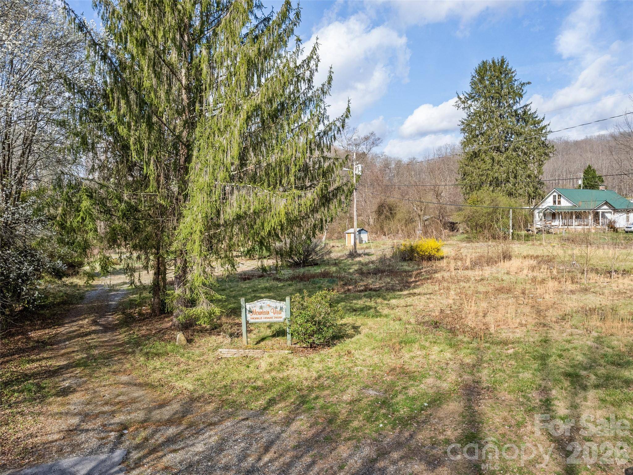 72 Topeka DR, Sylva, NC 28779
