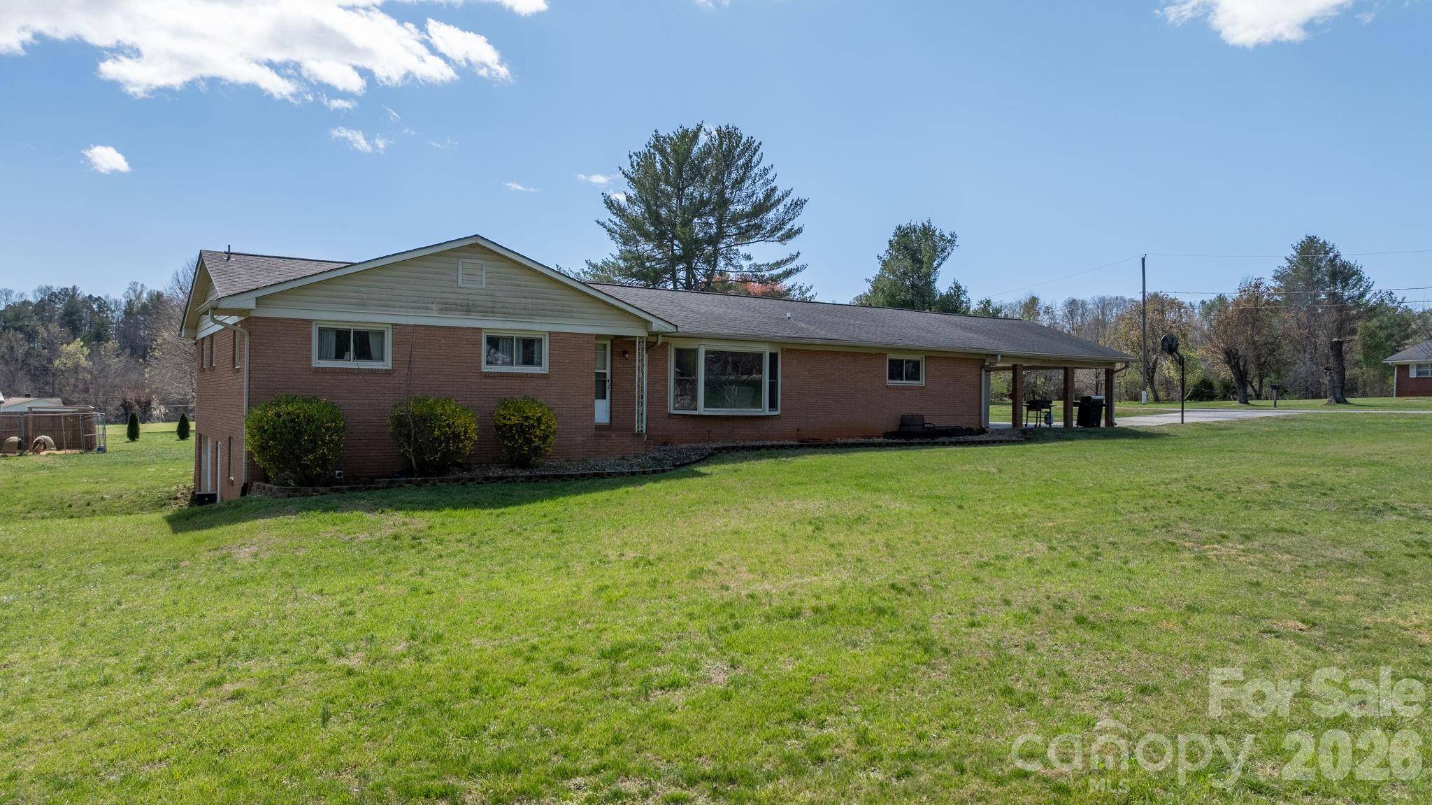 103 Hamp ST, Morganton, NC 28655