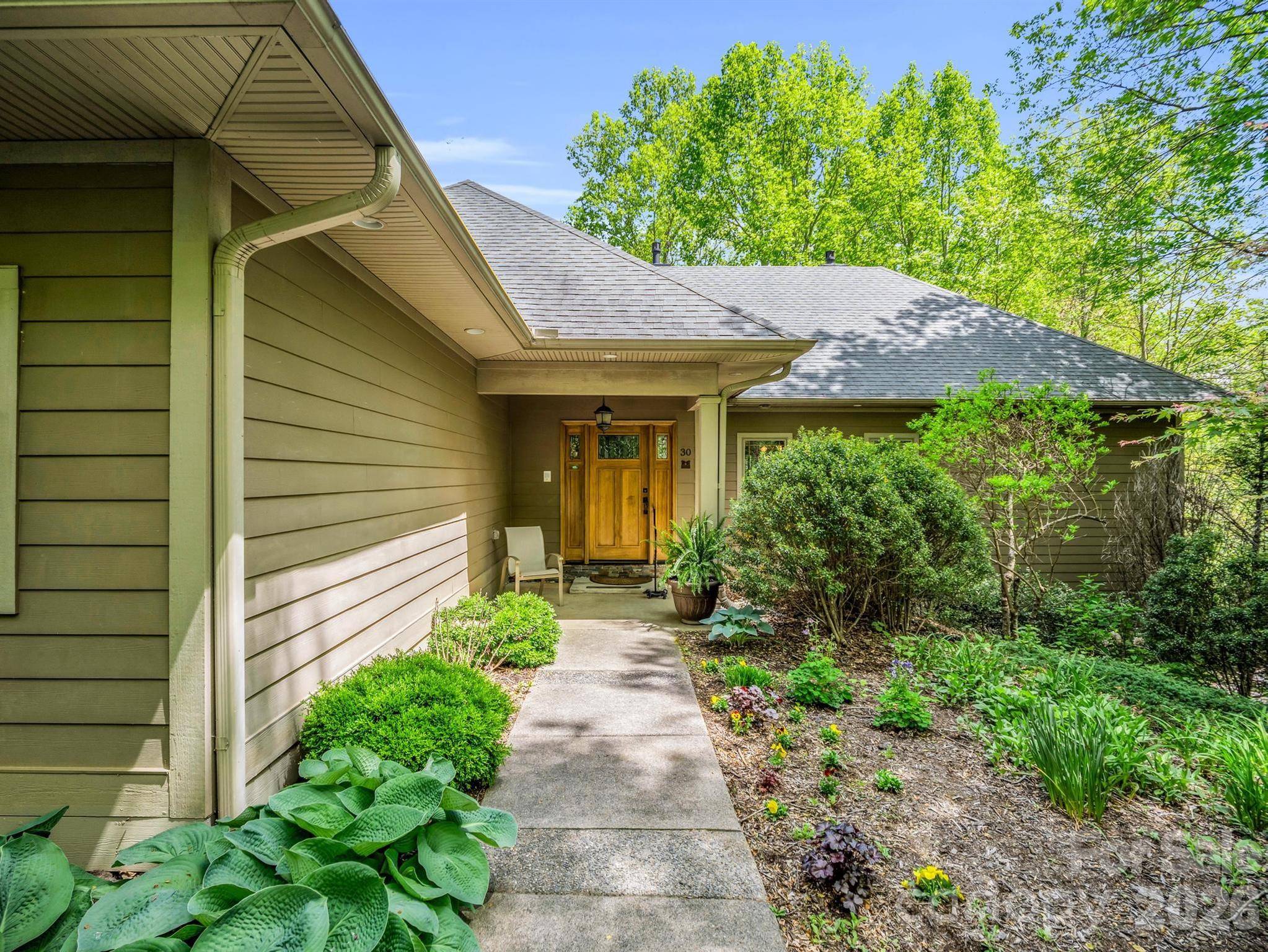 30 Laurel Branch DR, Black Mountain, NC 28711