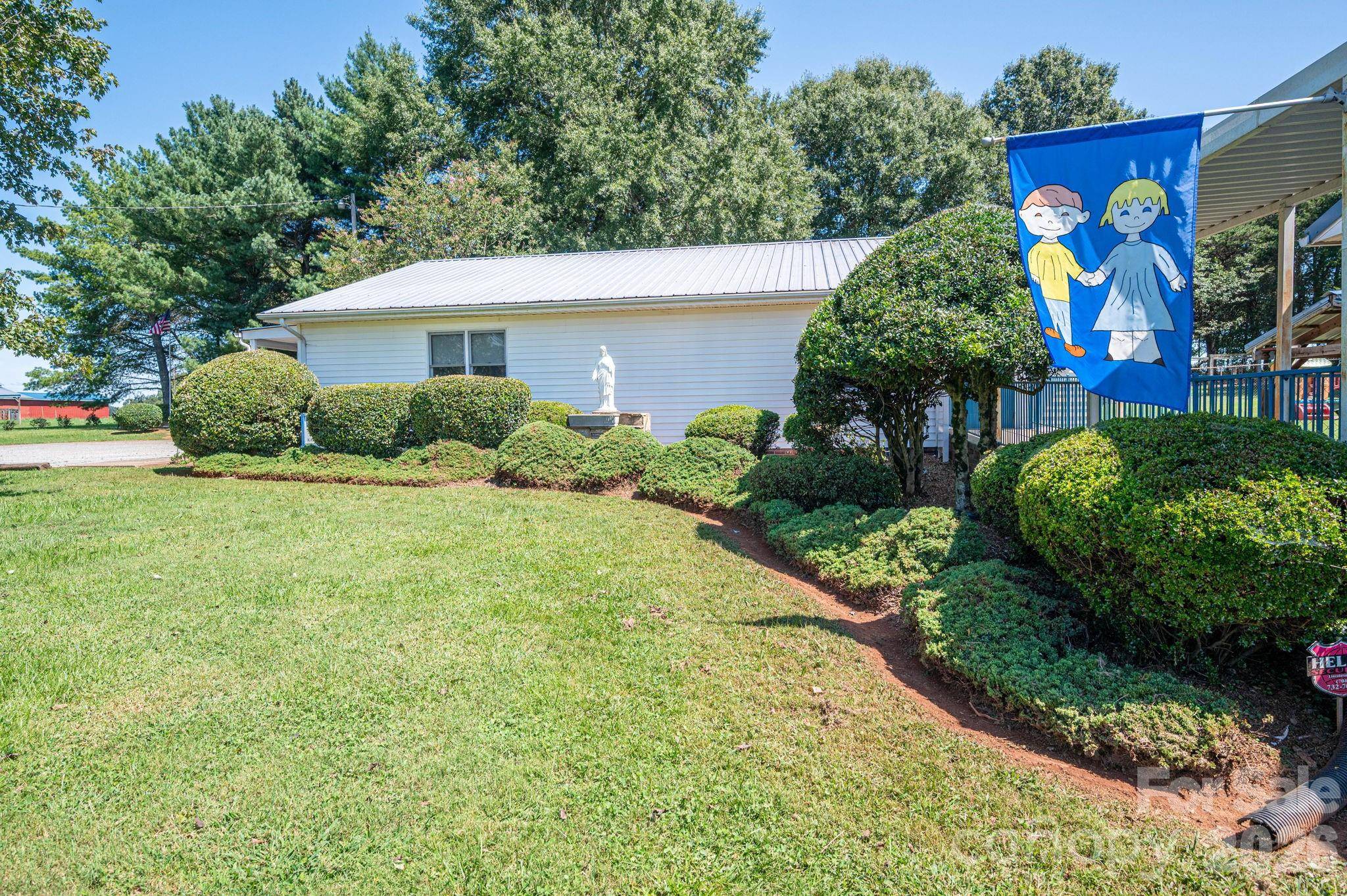2482 June Bug RD, Vale, NC 28168